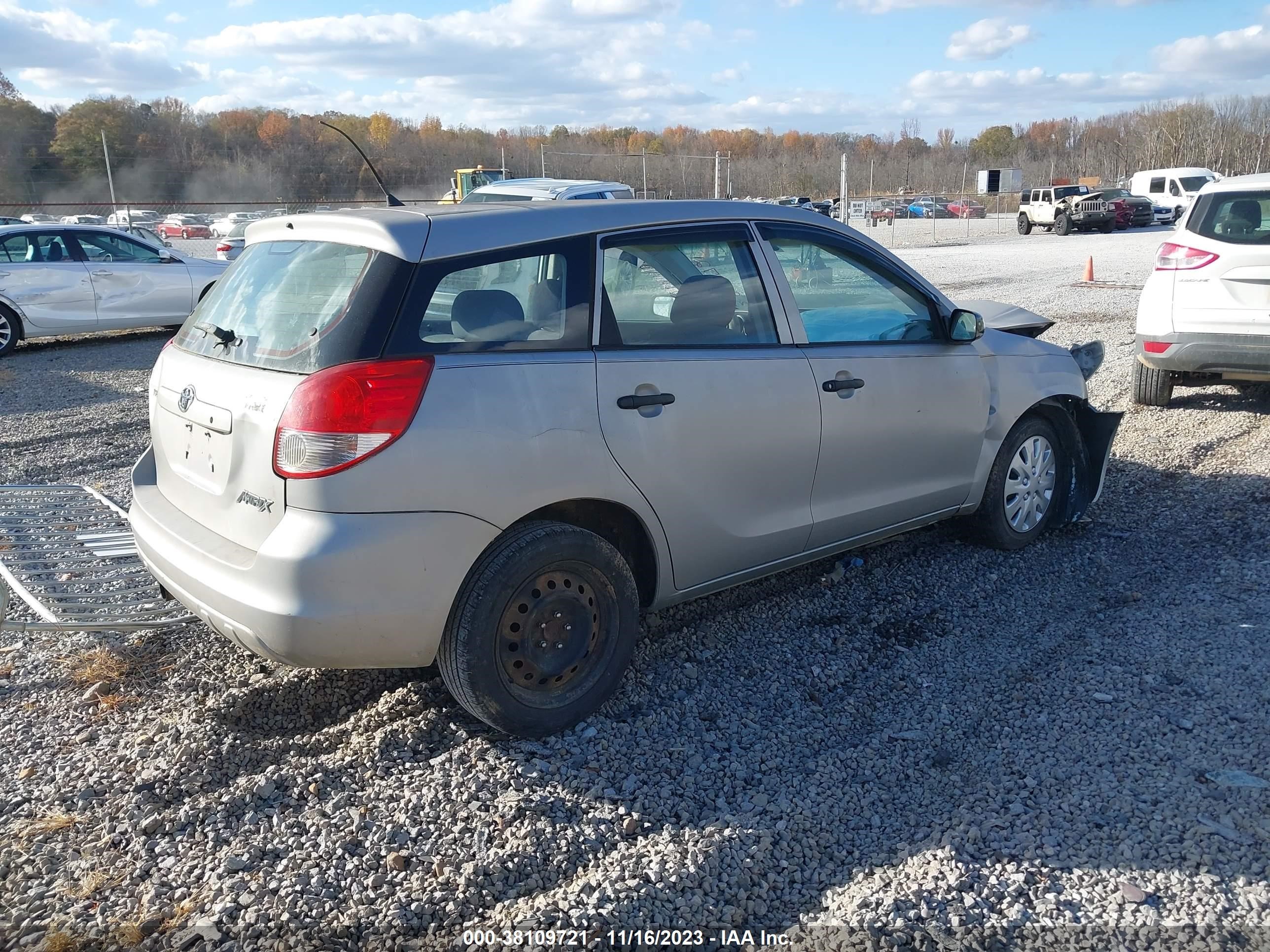 Photo 3 VIN: 2T1KR32EX3C043957 - TOYOTA MATRIX 