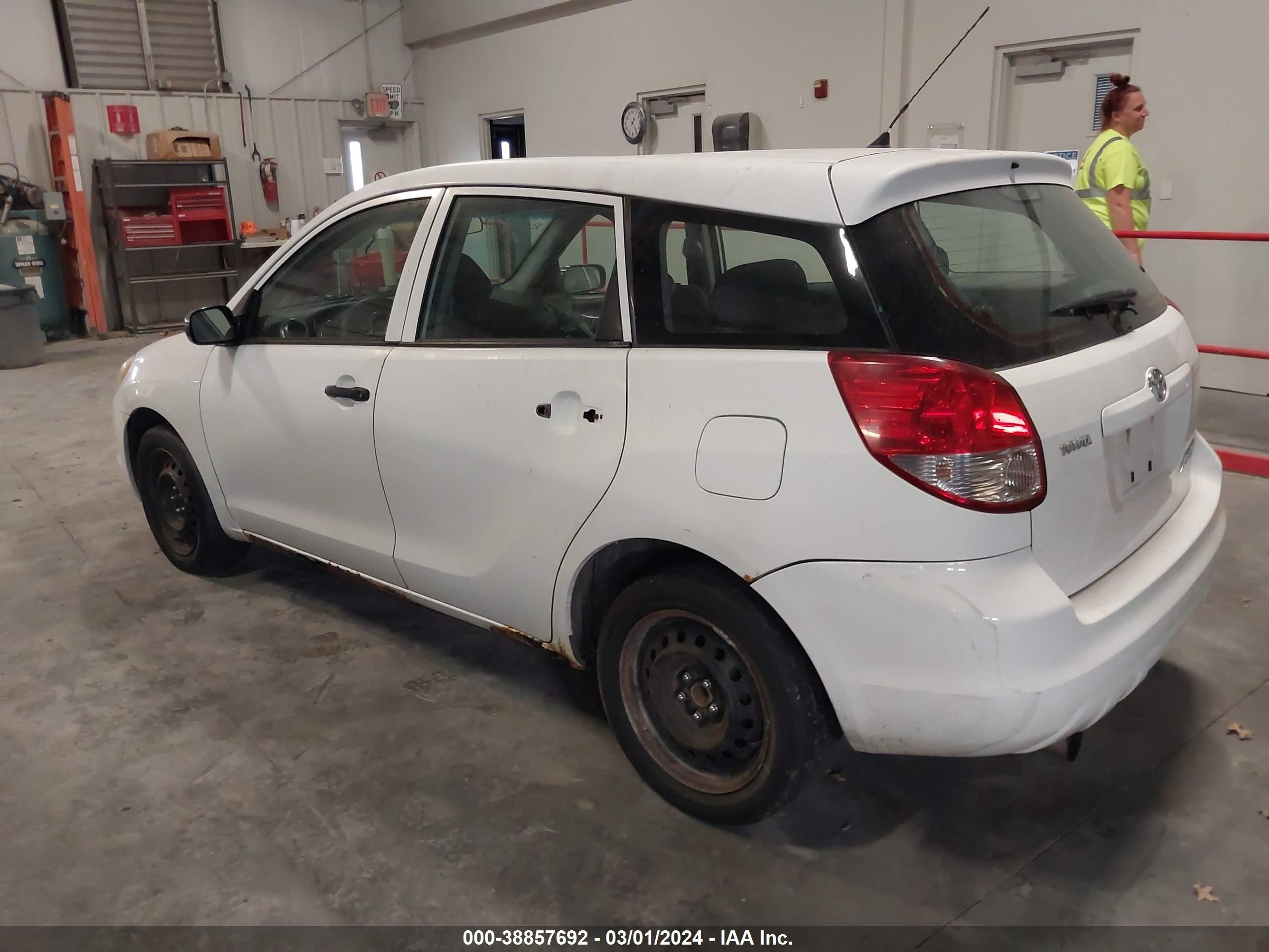 Photo 2 VIN: 2T1KR32EX3C078210 - TOYOTA MATRIX 