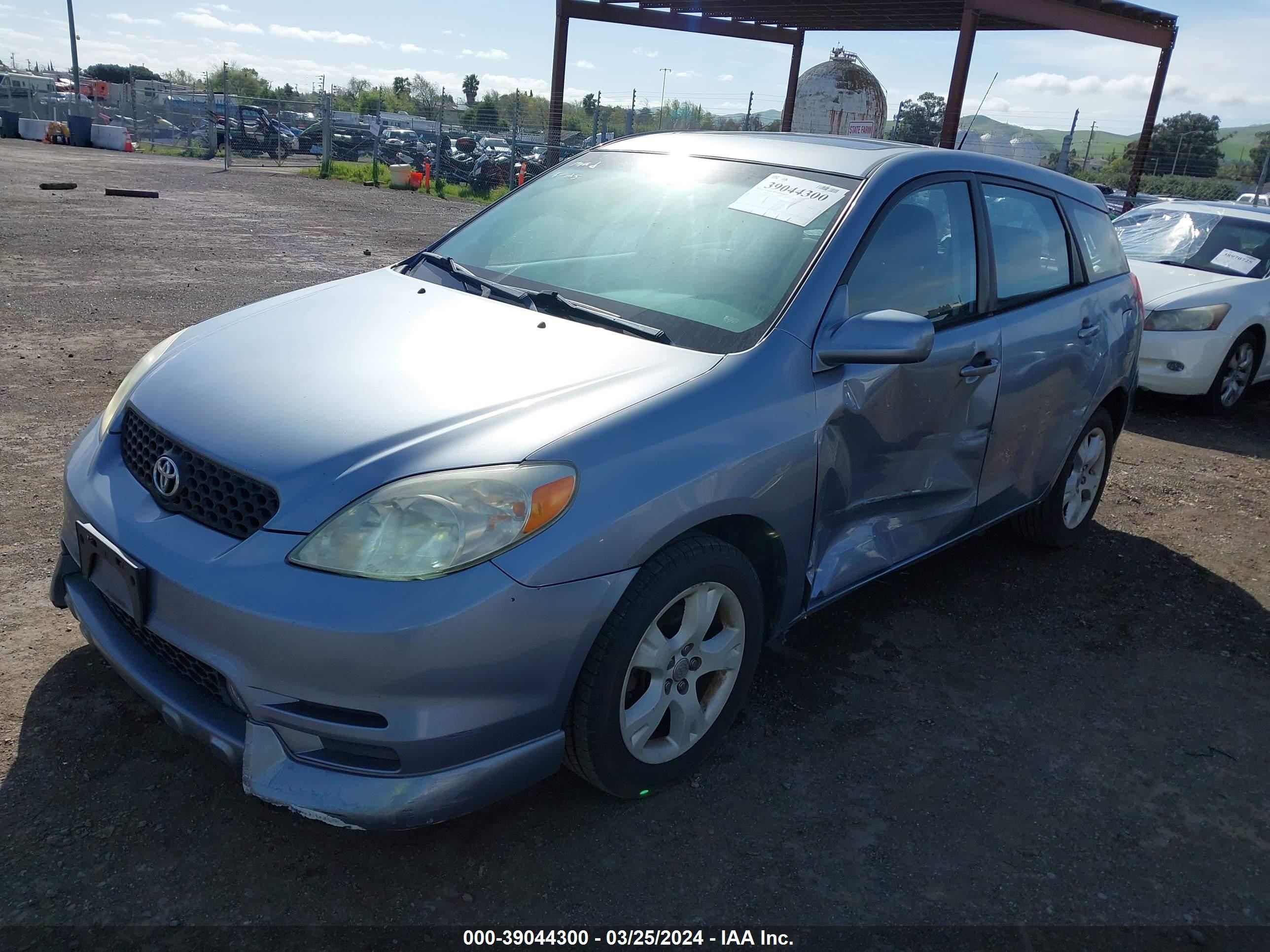 Photo 1 VIN: 2T1KR32EX4C314548 - TOYOTA MATRIX 