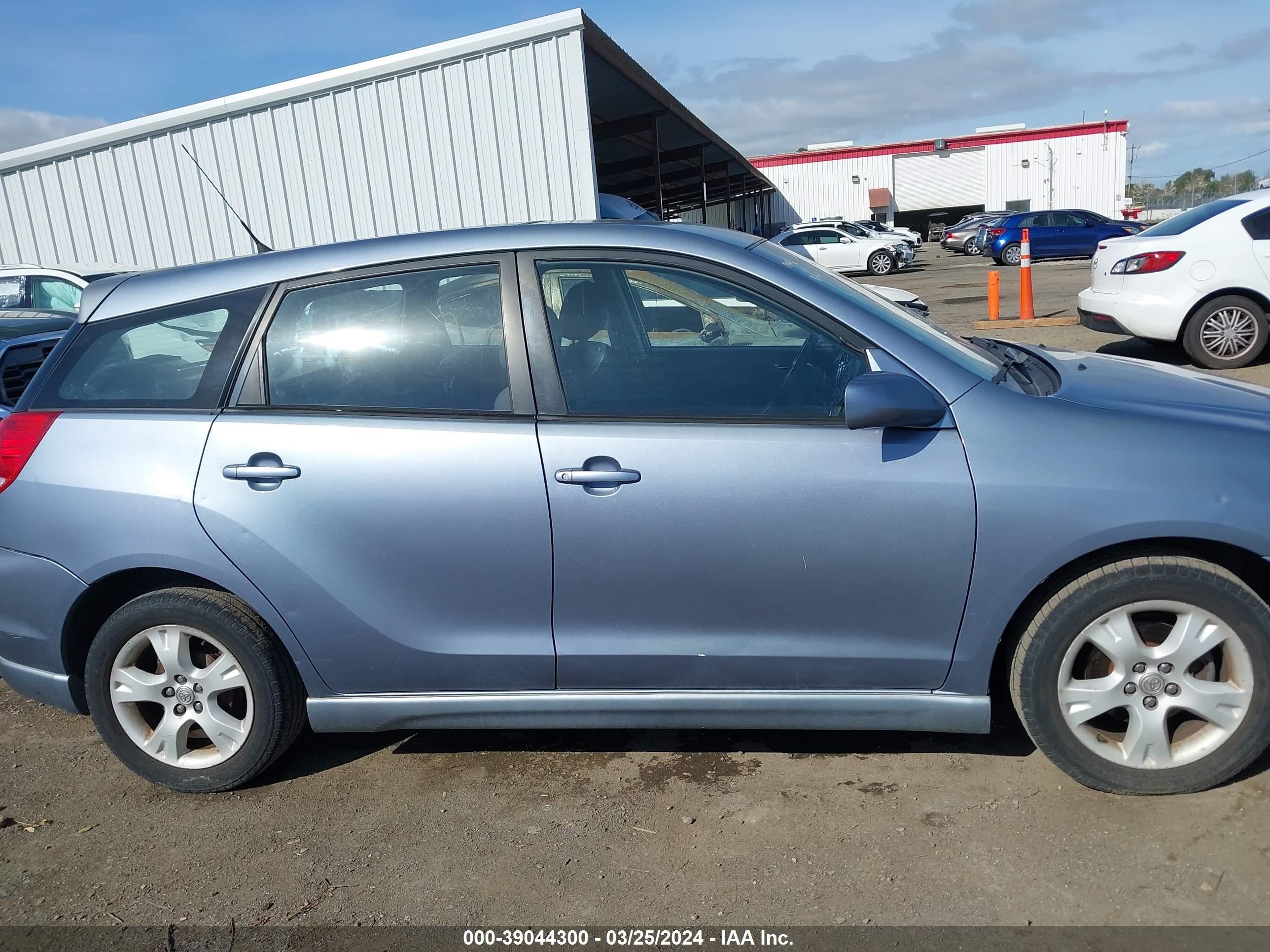 Photo 12 VIN: 2T1KR32EX4C314548 - TOYOTA MATRIX 