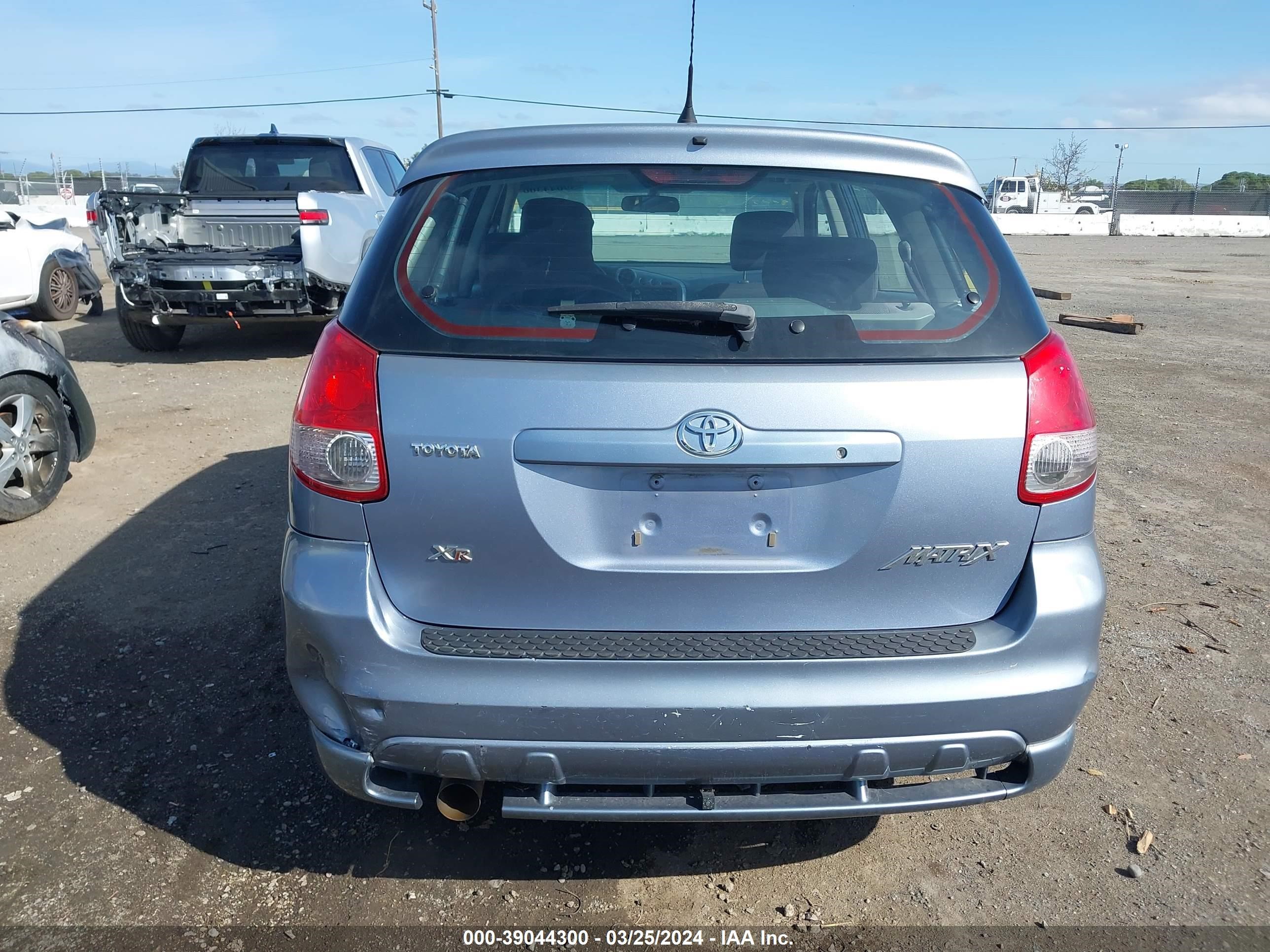 Photo 15 VIN: 2T1KR32EX4C314548 - TOYOTA MATRIX 