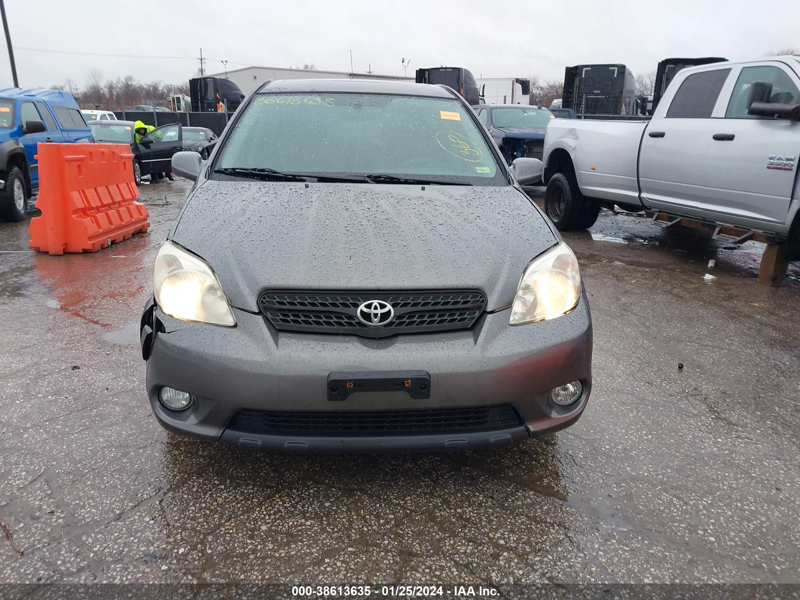 Photo 11 VIN: 2T1KR32EX8C695372 - TOYOTA MATRIX 