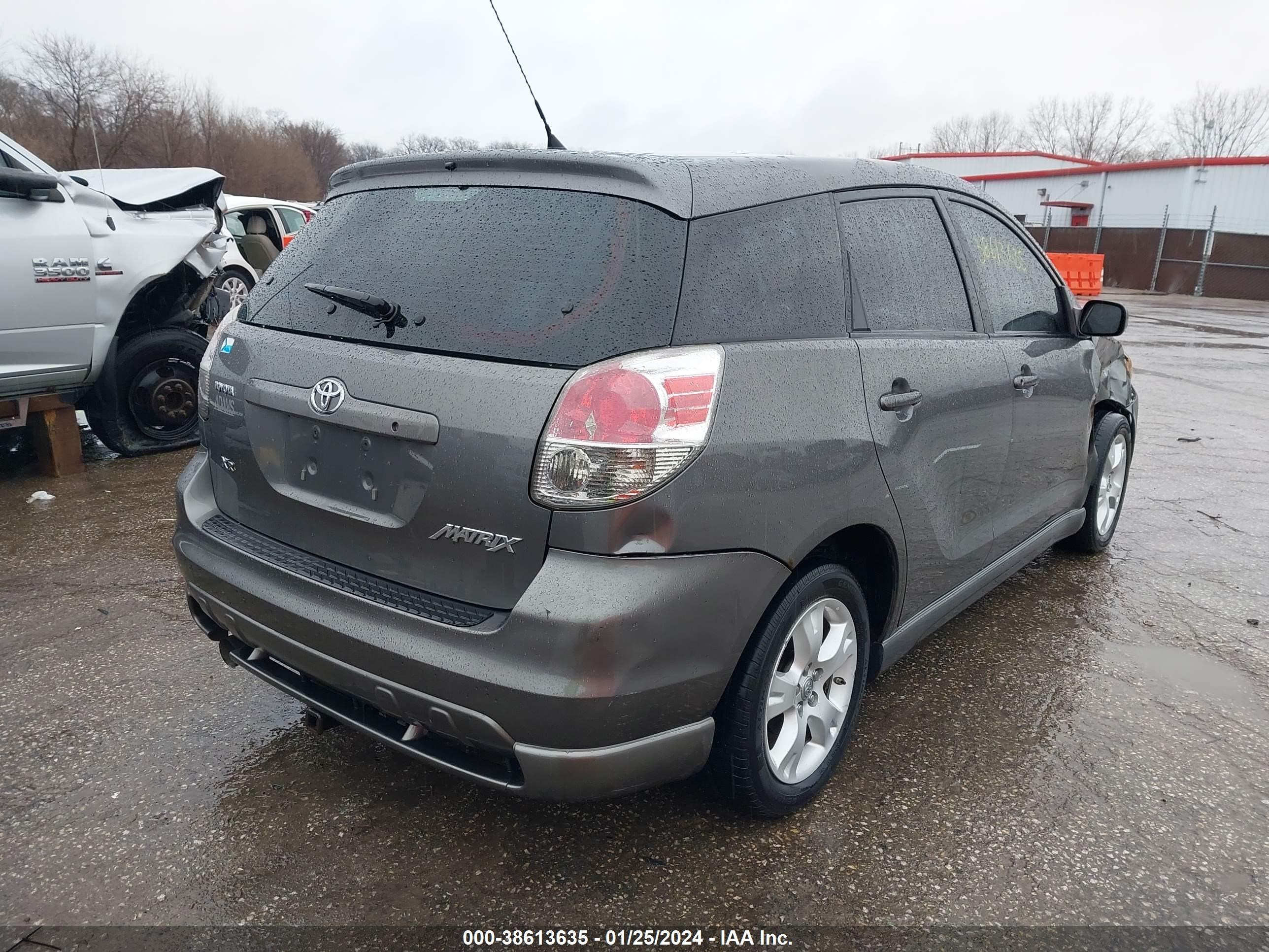 Photo 3 VIN: 2T1KR32EX8C695372 - TOYOTA MATRIX 