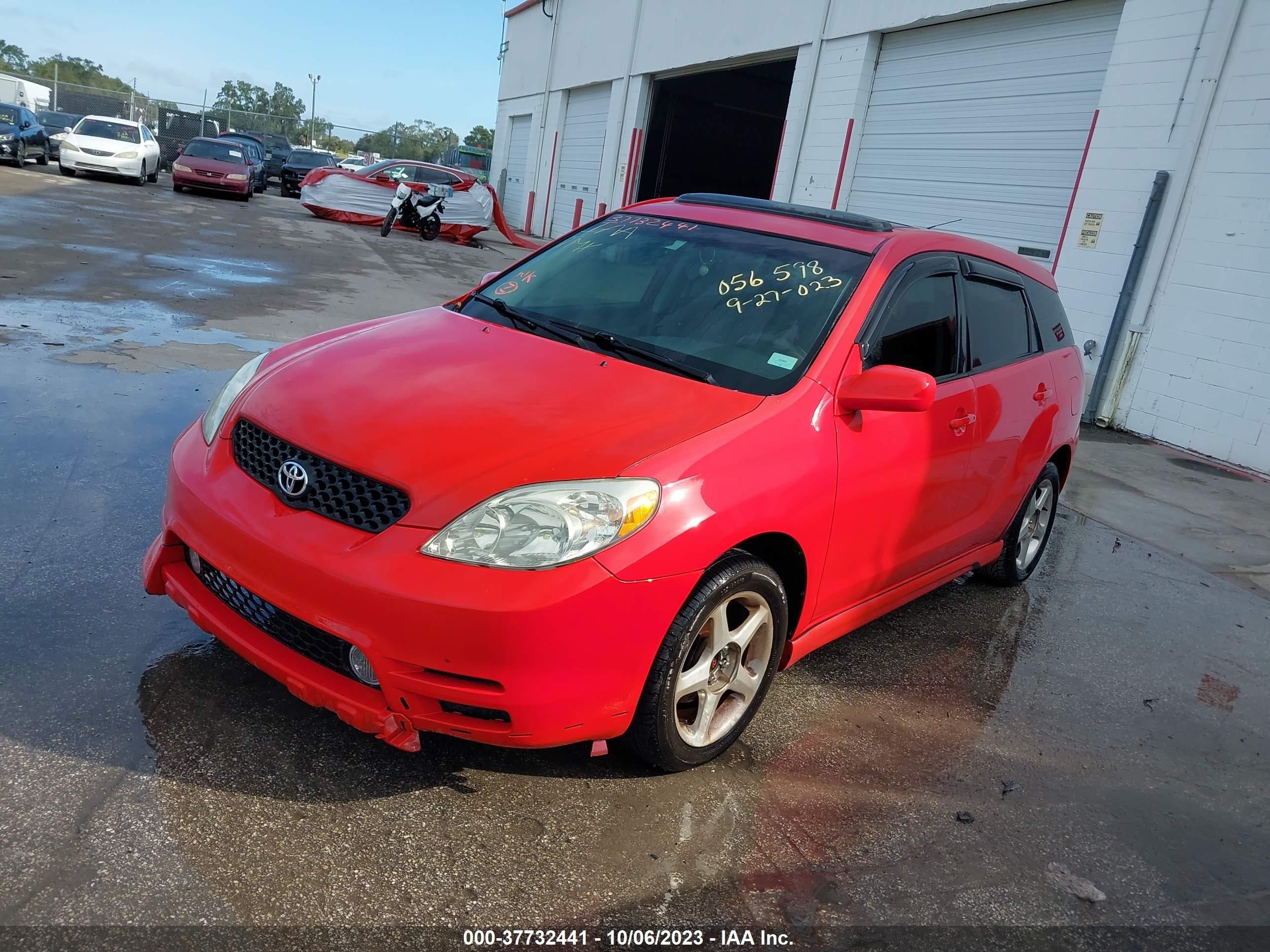 Photo 1 VIN: 2T1KR38E83C056598 - TOYOTA MATRIX 