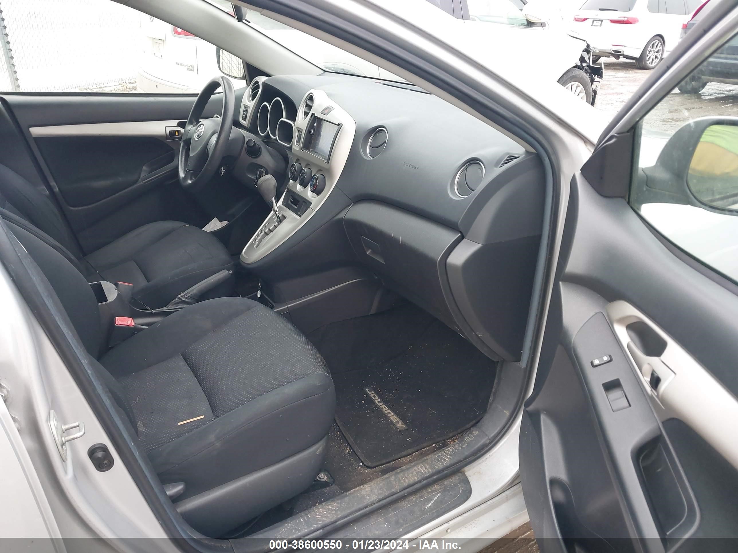 Photo 4 VIN: 2T1KU40E19C072067 - TOYOTA MATRIX 