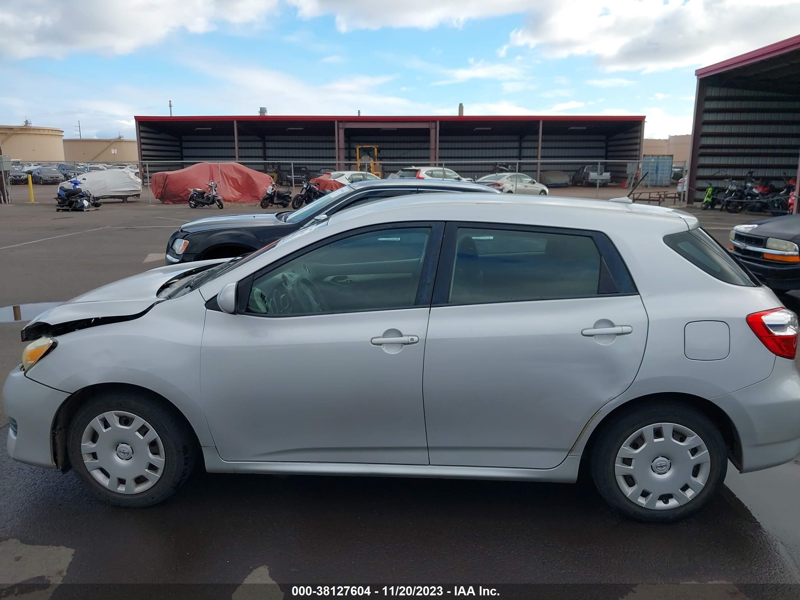 Photo 13 VIN: 2T1KU40E39C037045 - TOYOTA MATRIX 