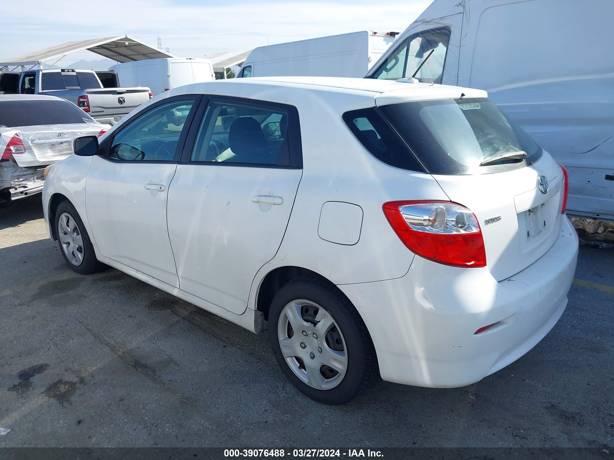 Photo 2 VIN: 2T1KU40E49C040617 - TOYOTA MATRIX 