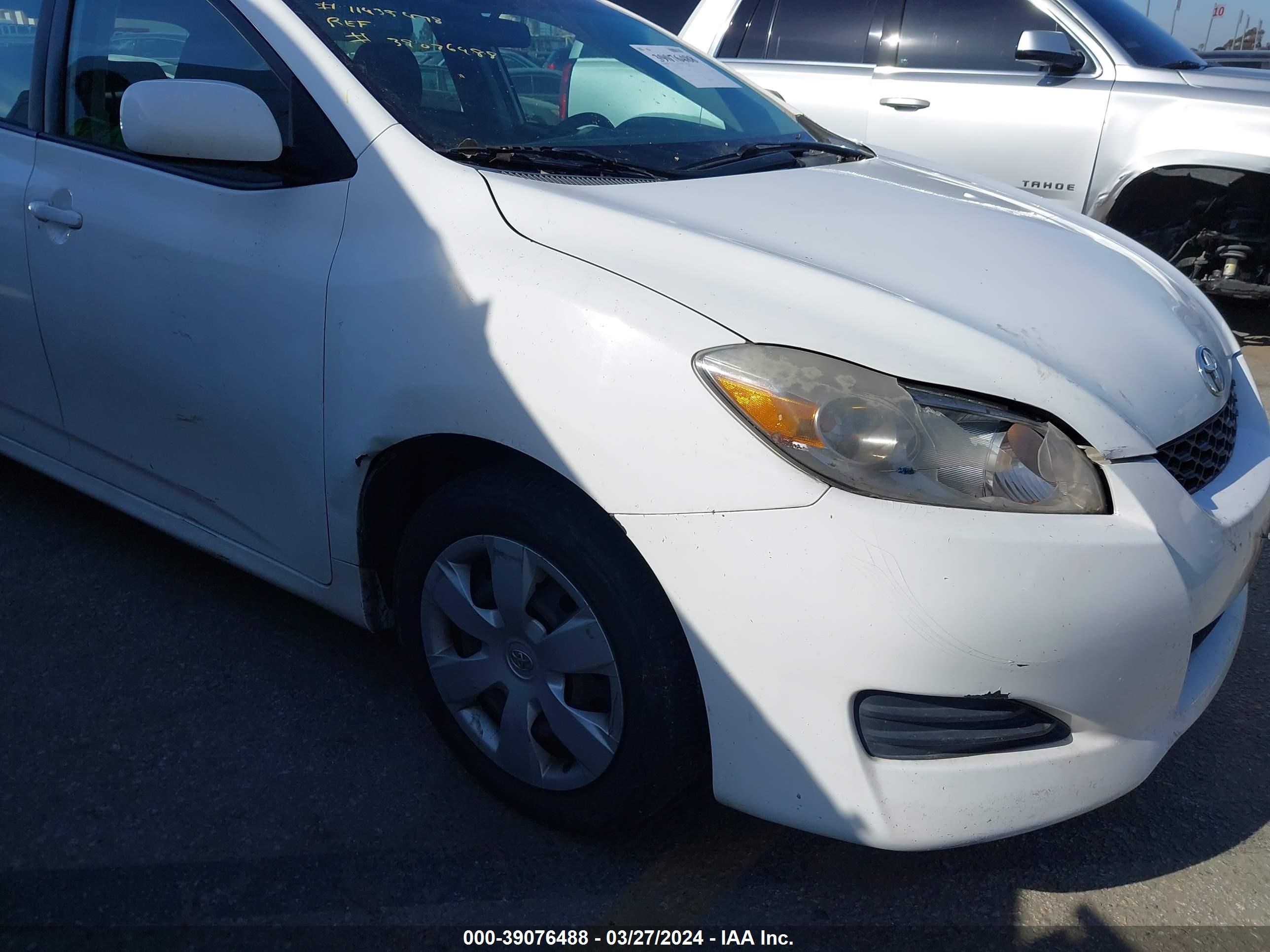 Photo 5 VIN: 2T1KU40E49C040617 - TOYOTA MATRIX 