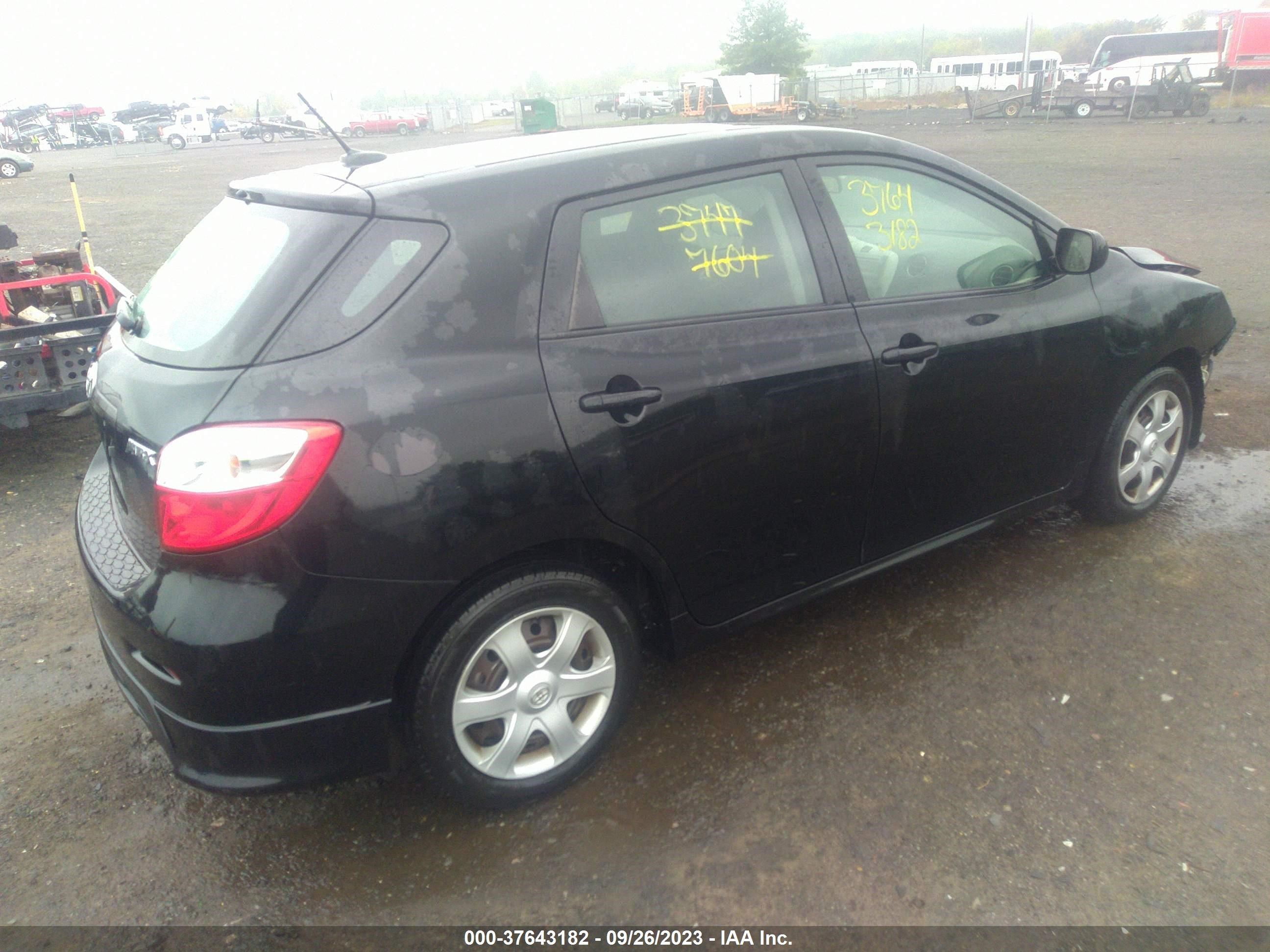 Photo 3 VIN: 2T1KU40E49C161180 - TOYOTA MATRIX 