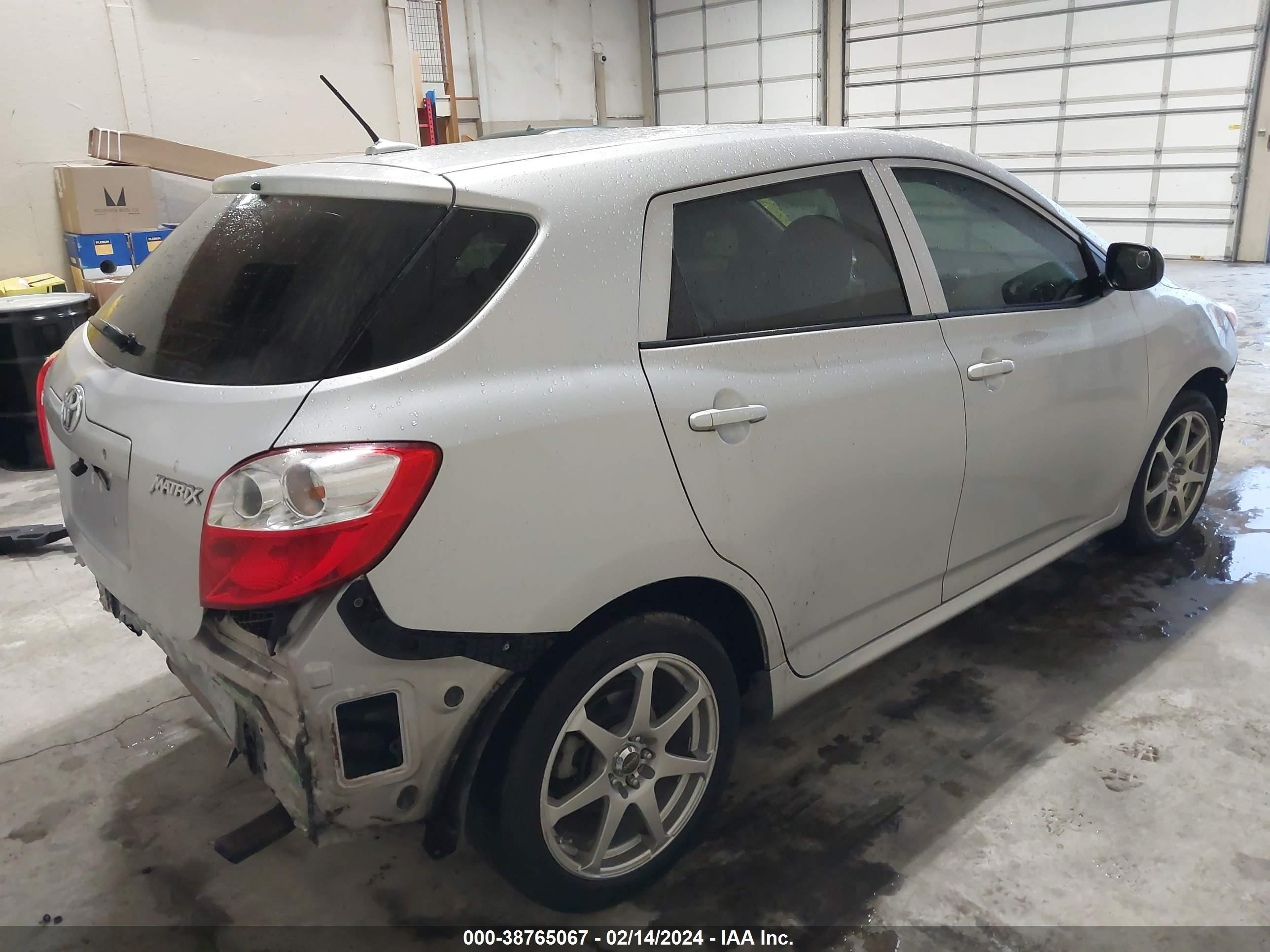 Photo 3 VIN: 2T1KU40E69C035855 - TOYOTA MATRIX 