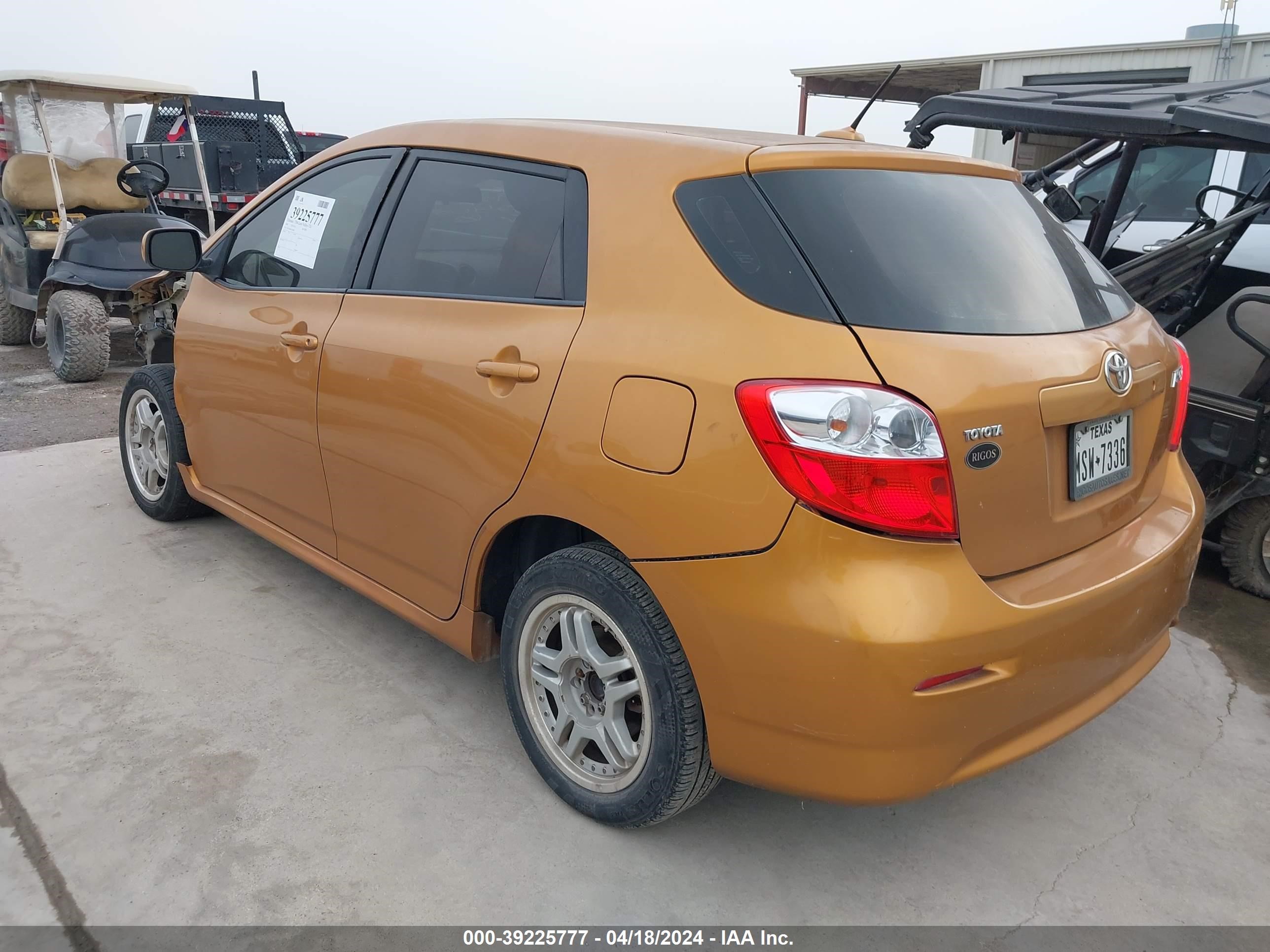 Photo 2 VIN: 2T1KU40E69C132408 - TOYOTA MATRIX 