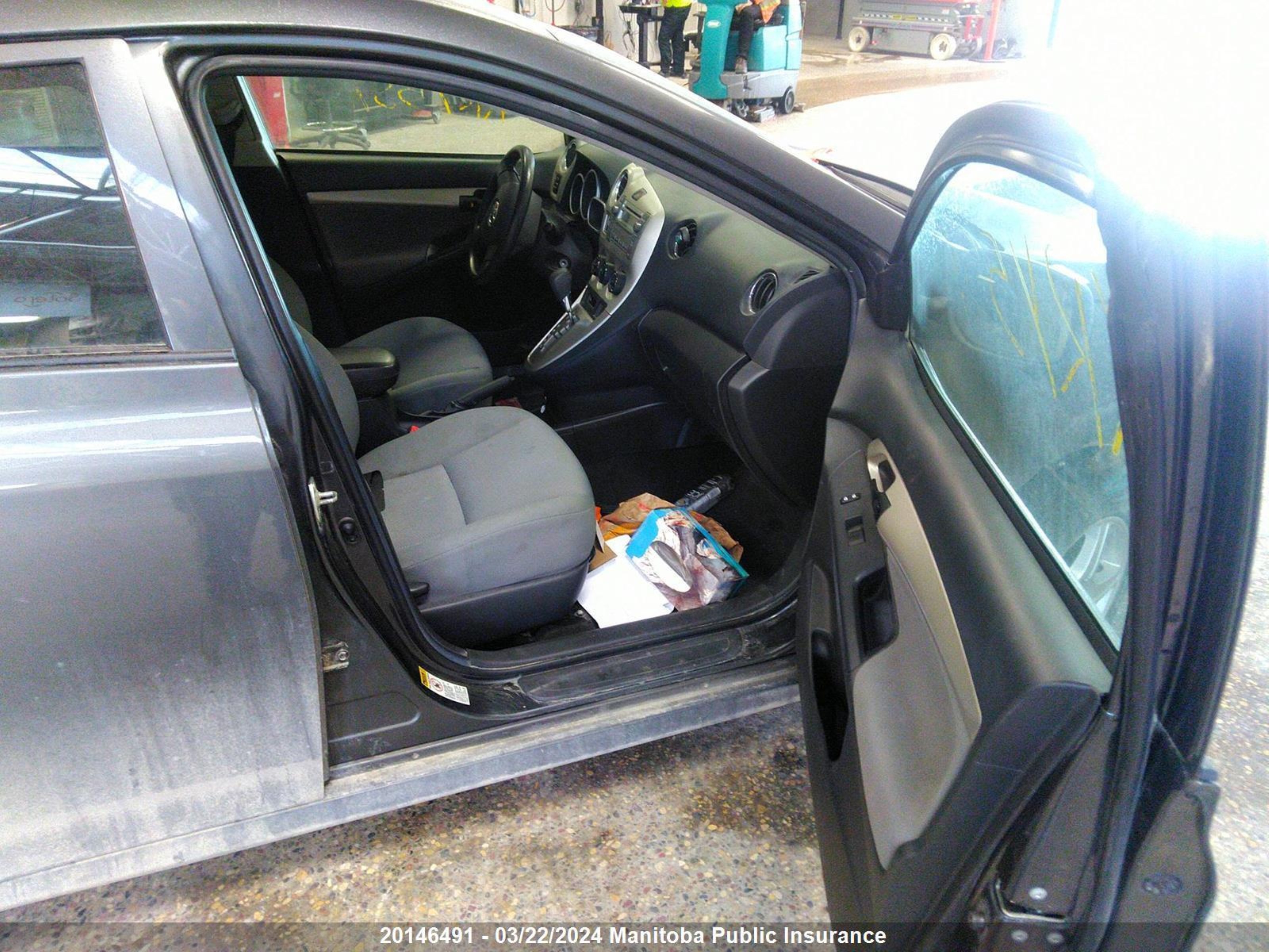 Photo 4 VIN: 2T1KU40E79C077810 - TOYOTA MATRIX 