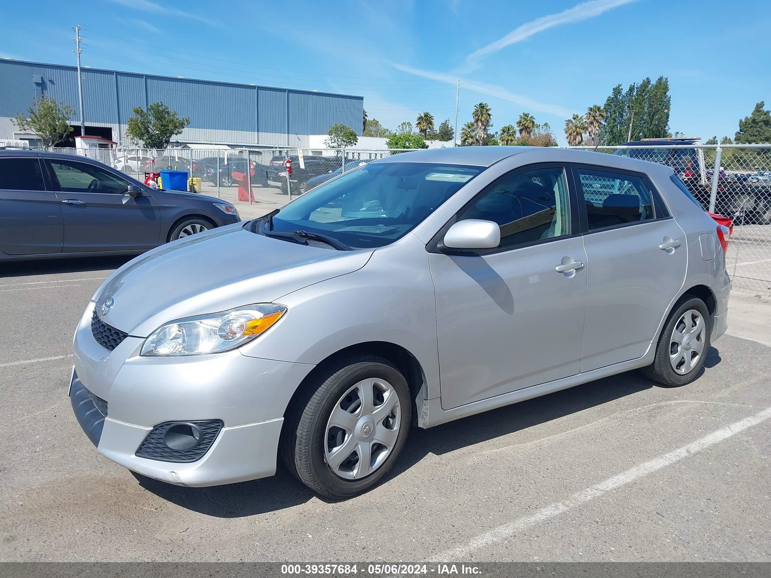 Photo 1 VIN: 2T1KU40EX9C188982 - TOYOTA MATRIX 