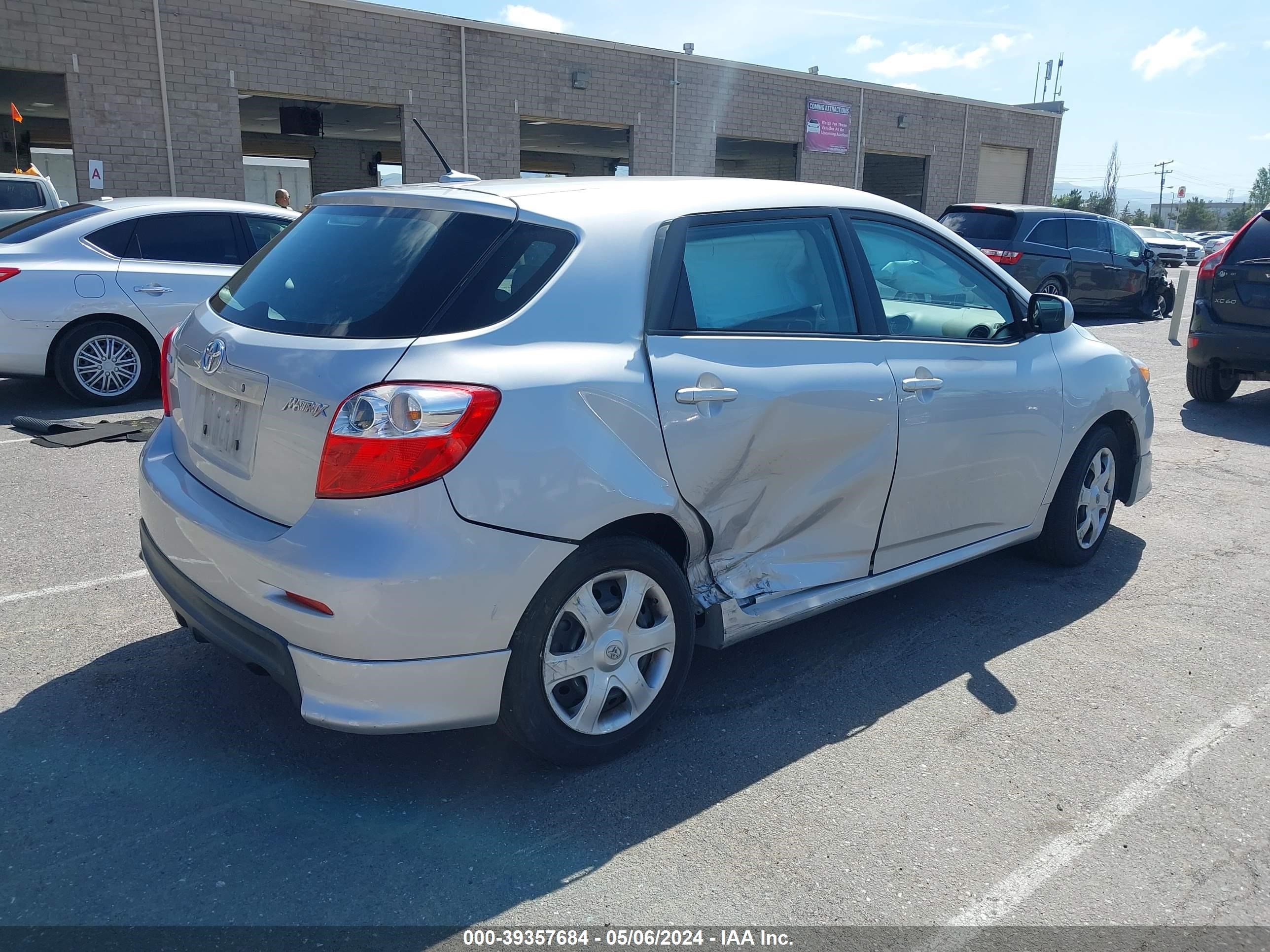 Photo 3 VIN: 2T1KU40EX9C188982 - TOYOTA MATRIX 