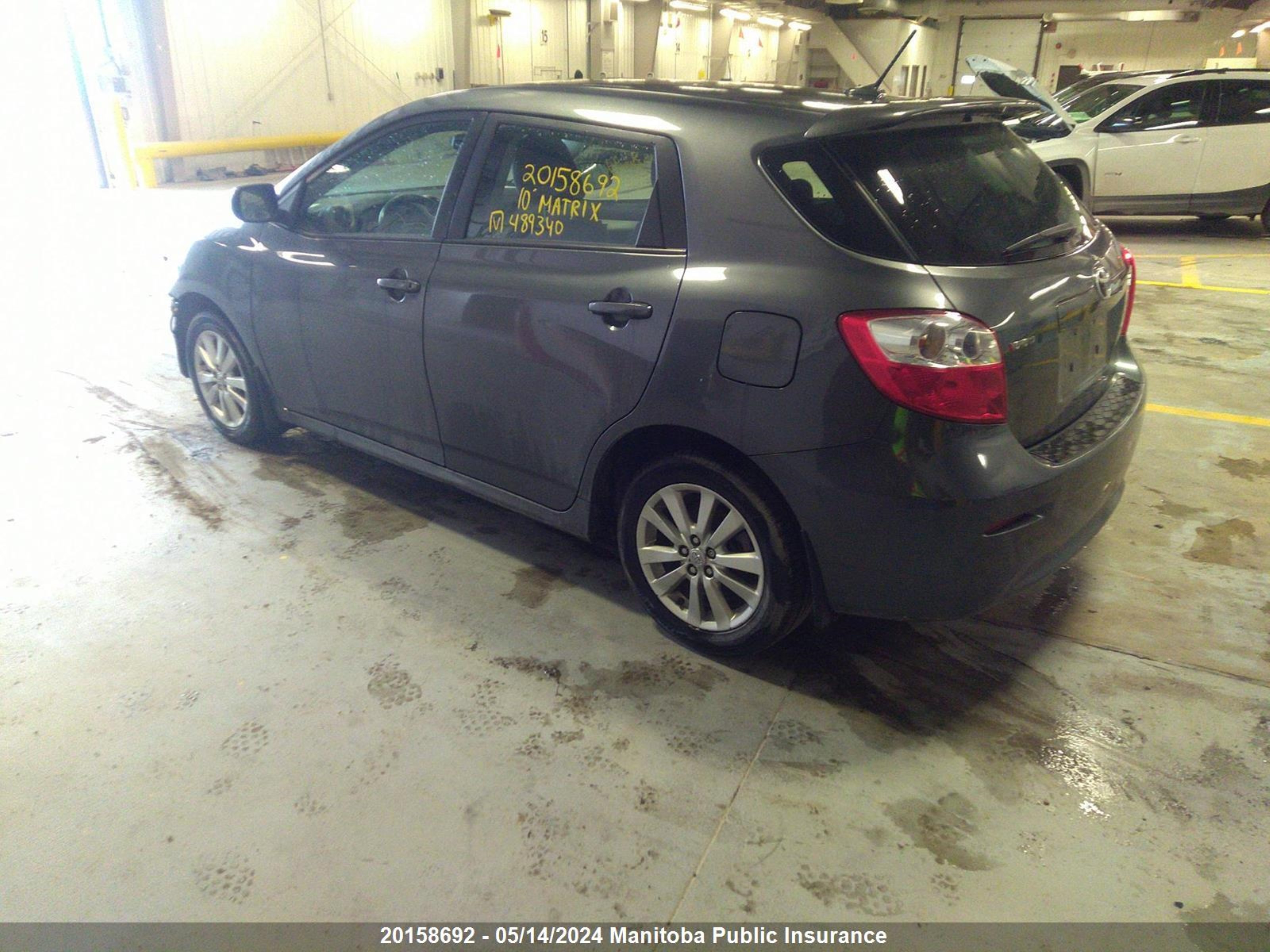 Photo 2 VIN: 2T1KU4EE0AC489340 - TOYOTA MATRIX 