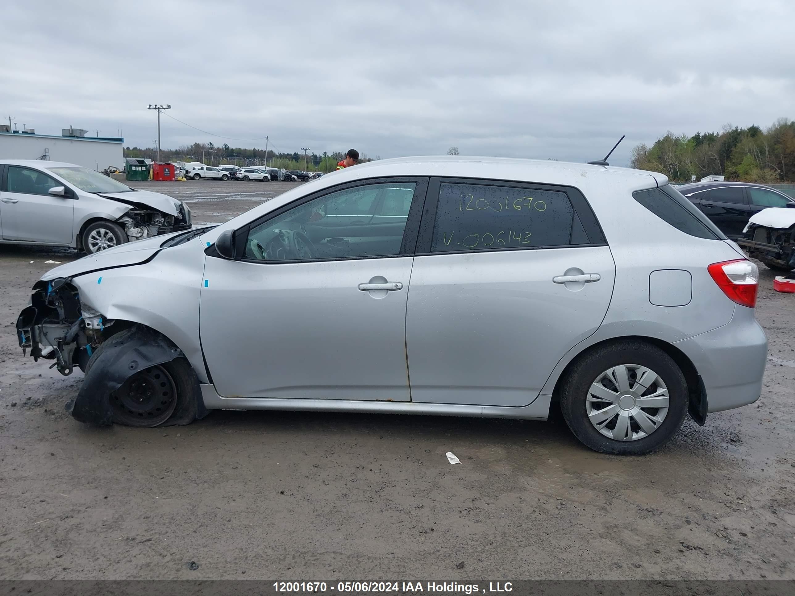 Photo 13 VIN: 2T1KU4EE0DC006143 - TOYOTA MATRIX 