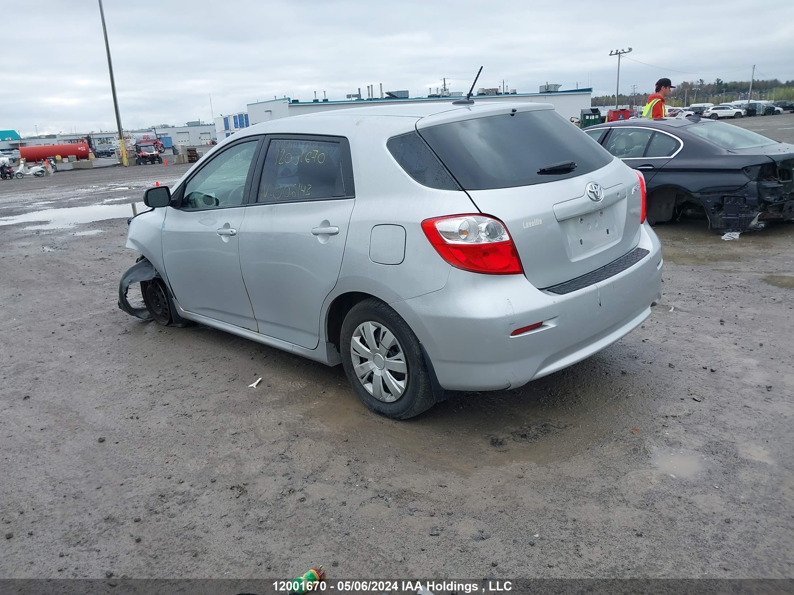 Photo 2 VIN: 2T1KU4EE0DC006143 - TOYOTA MATRIX 