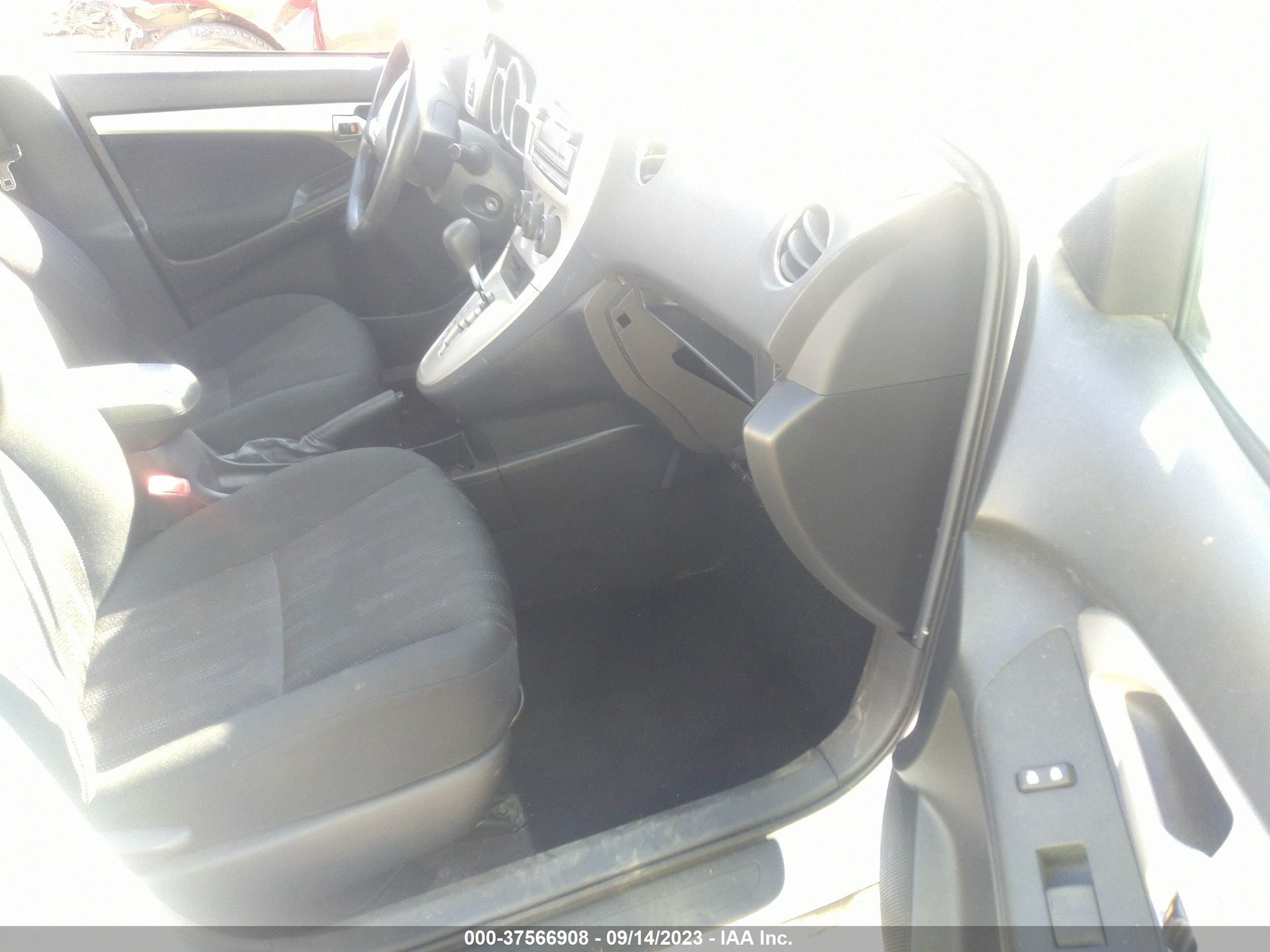 Photo 4 VIN: 2T1KU4EE0DC954123 - TOYOTA MATRIX 