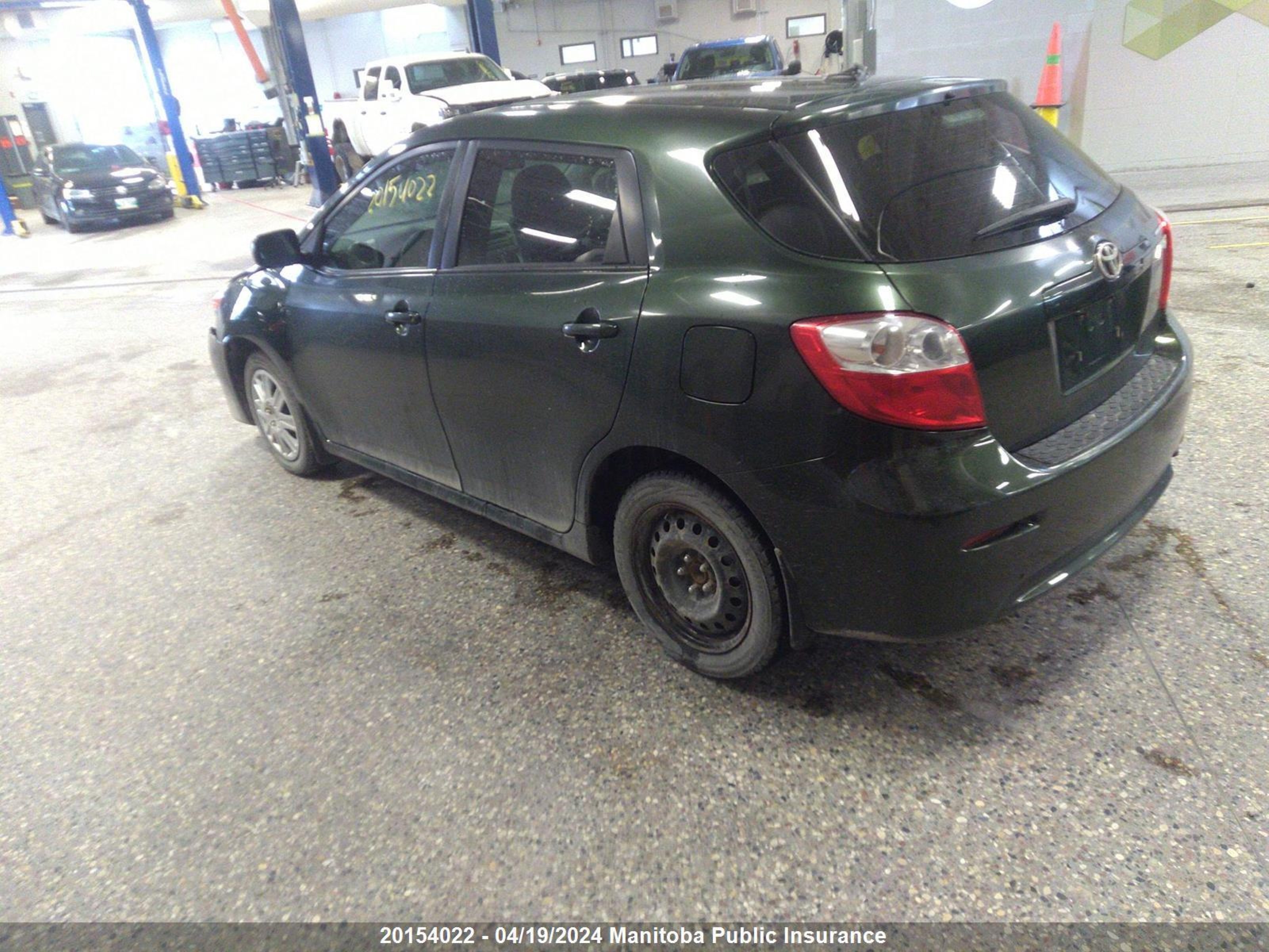 Photo 2 VIN: 2T1KU4EE1BC676927 - TOYOTA MATRIX 