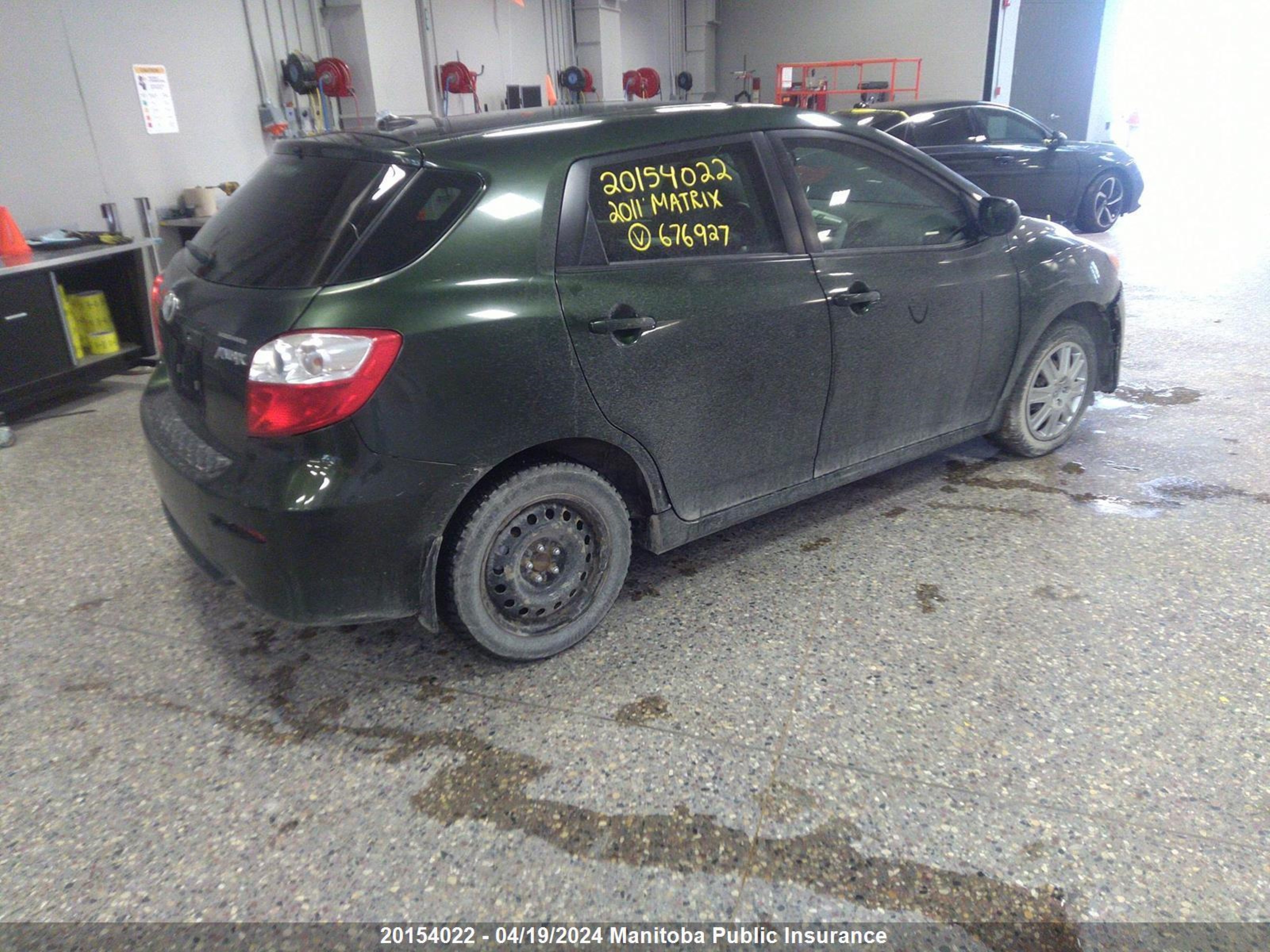 Photo 3 VIN: 2T1KU4EE1BC676927 - TOYOTA MATRIX 