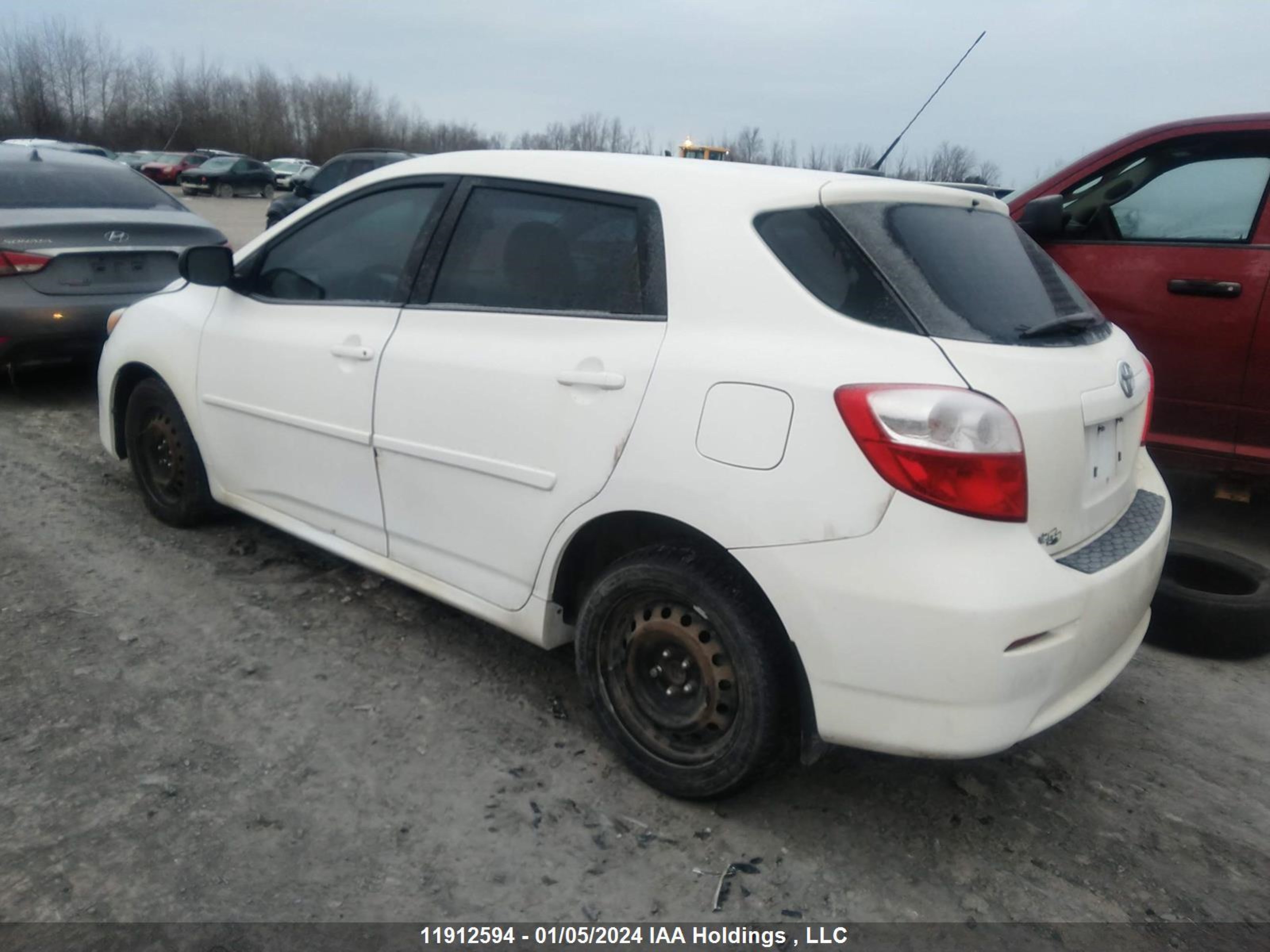 Photo 2 VIN: 2T1KU4EE1BC680041 - TOYOTA MATRIX 