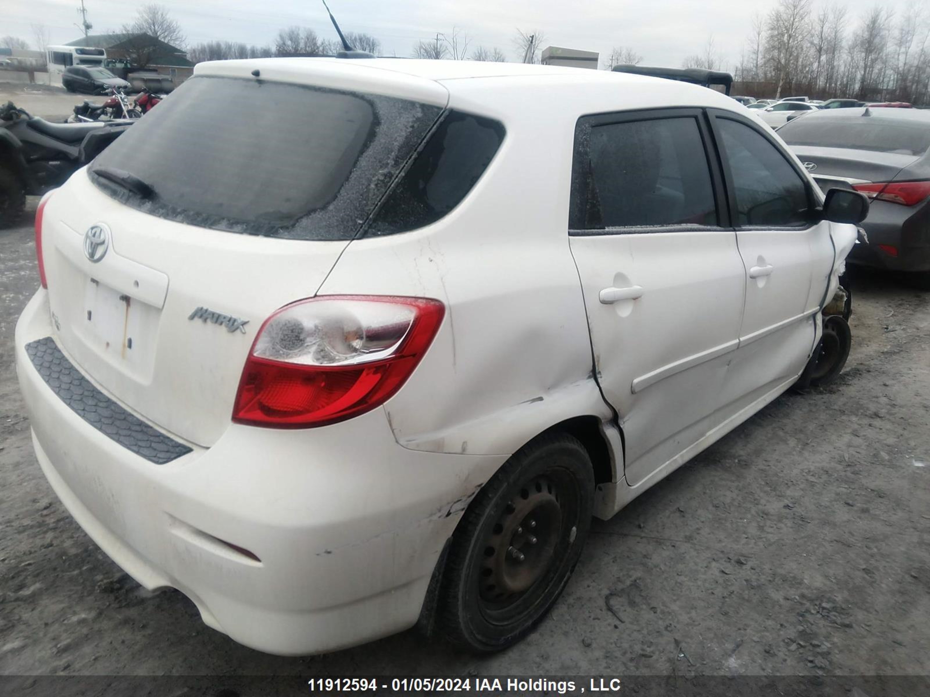 Photo 3 VIN: 2T1KU4EE1BC680041 - TOYOTA MATRIX 