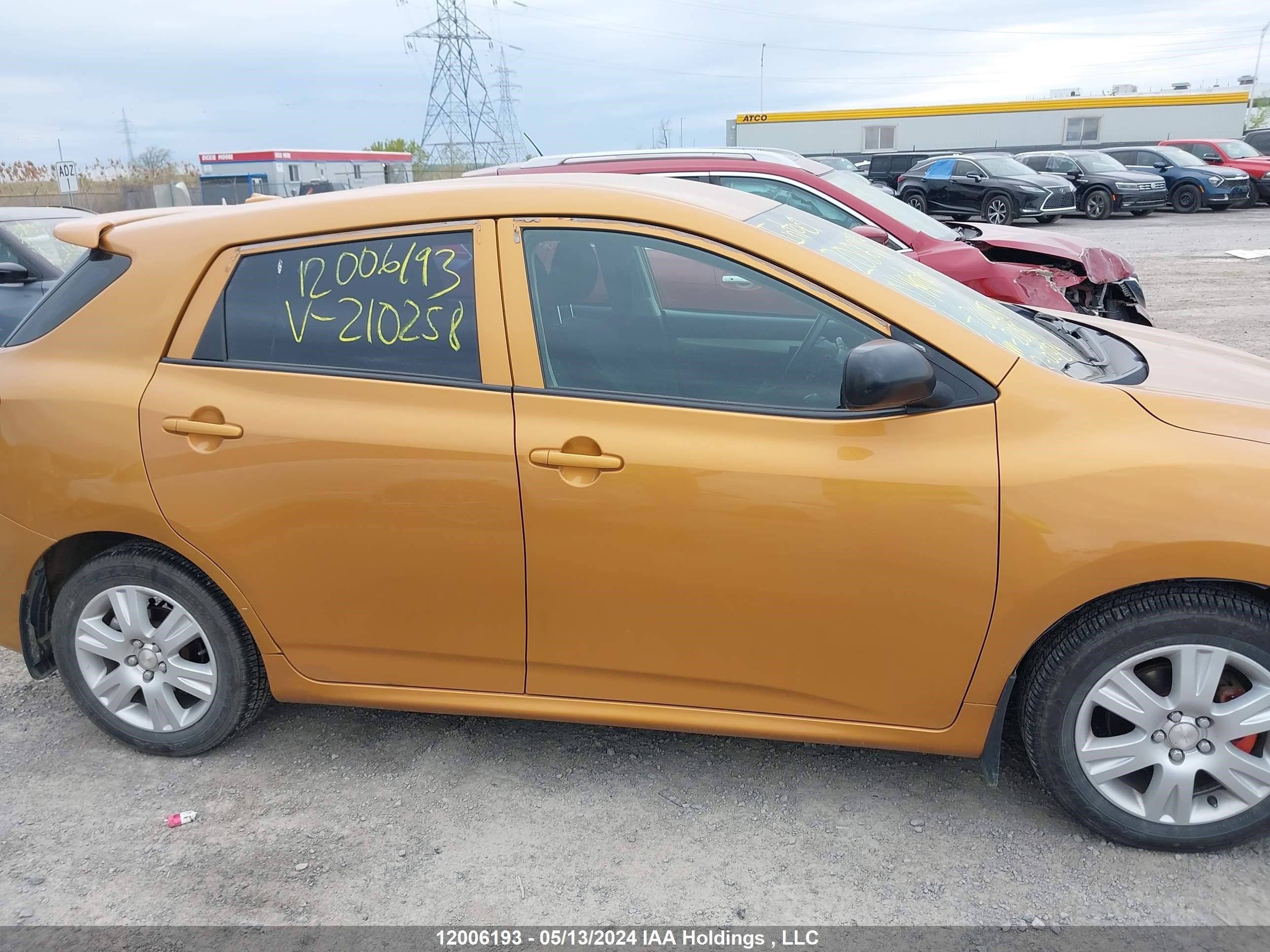 Photo 12 VIN: 2T1KU4EE2AC210258 - TOYOTA MATRIX 