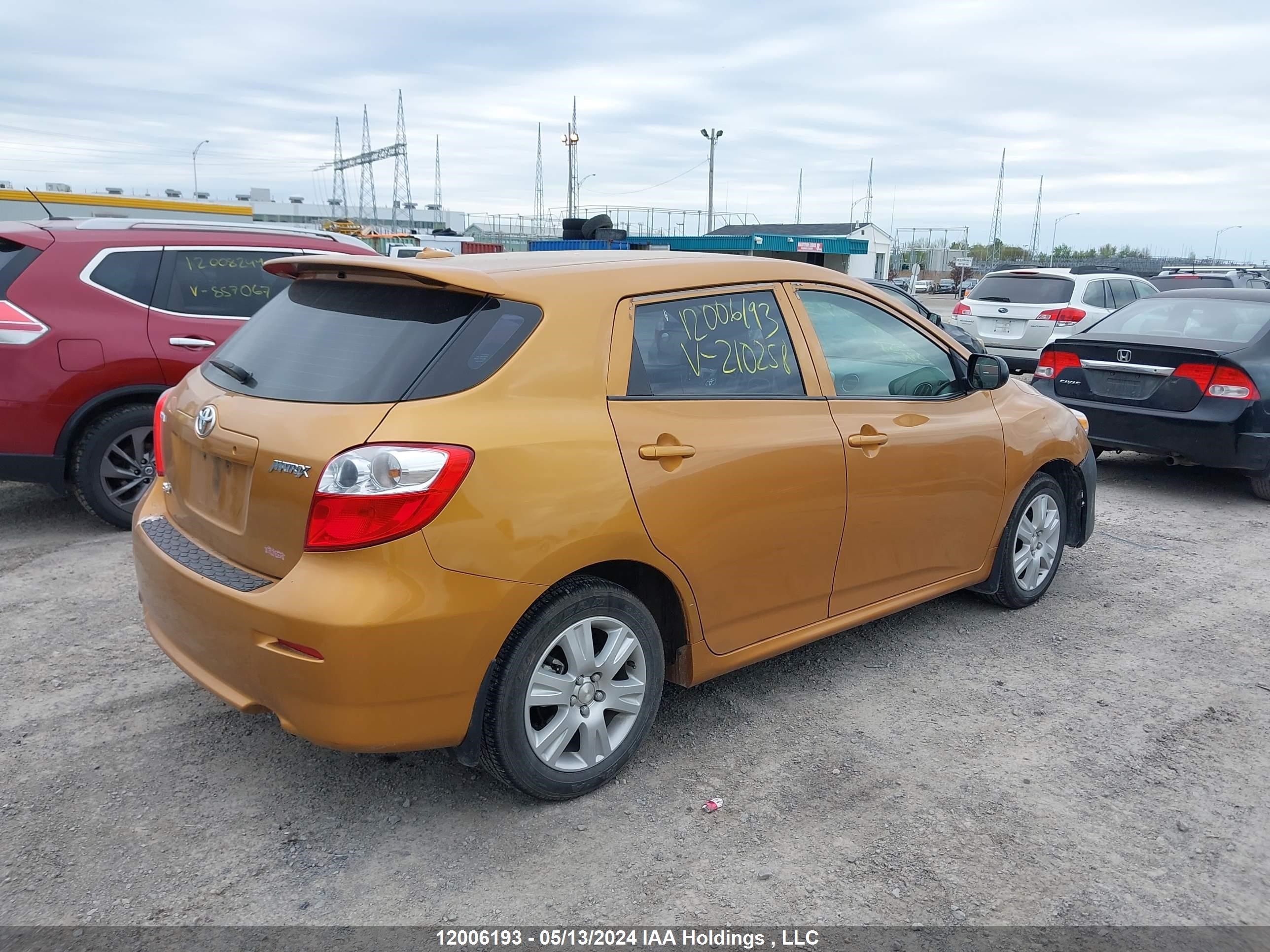 Photo 3 VIN: 2T1KU4EE2AC210258 - TOYOTA MATRIX 