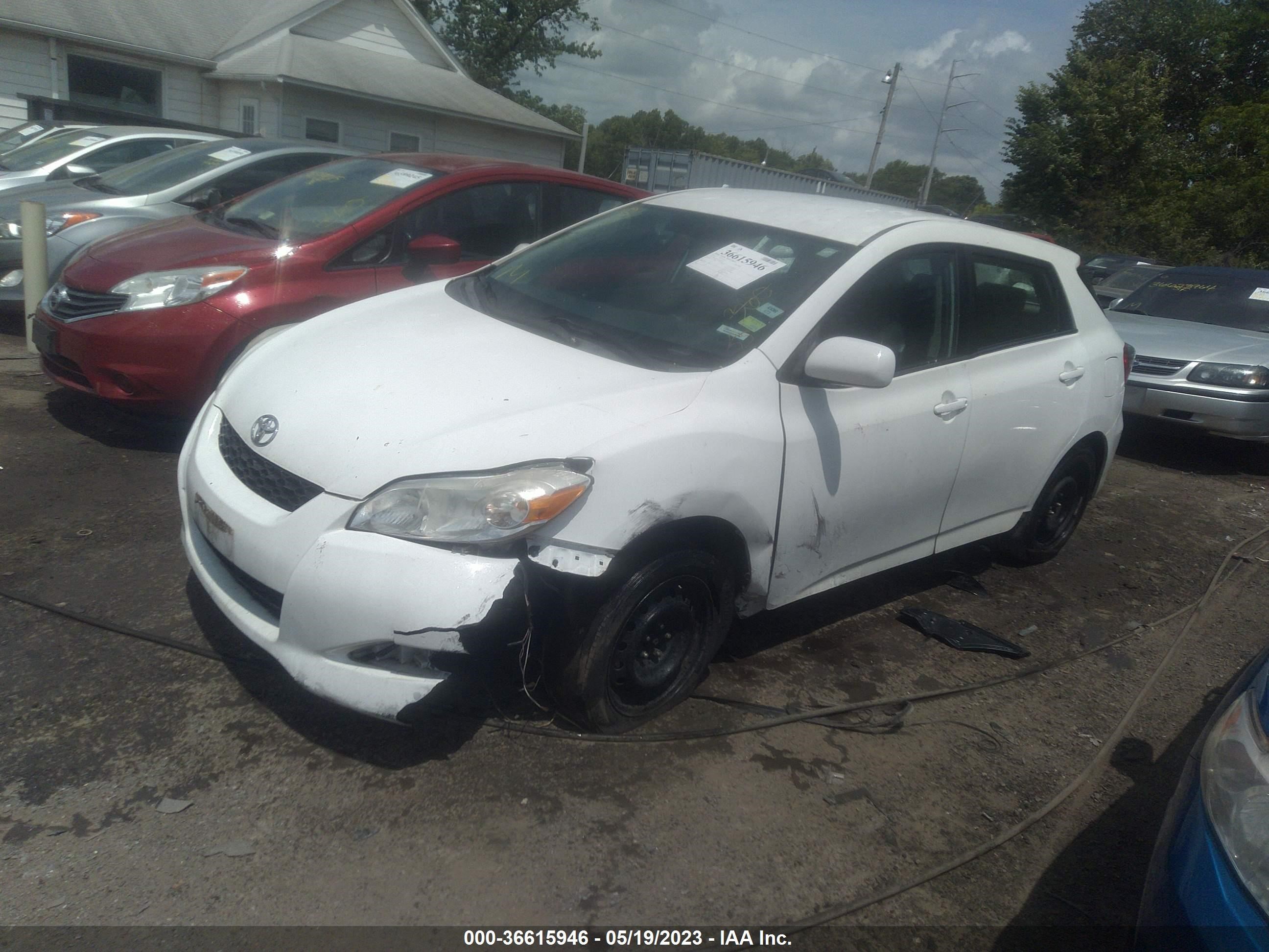 Photo 1 VIN: 2T1KU4EE2BC604683 - TOYOTA MATRIX 