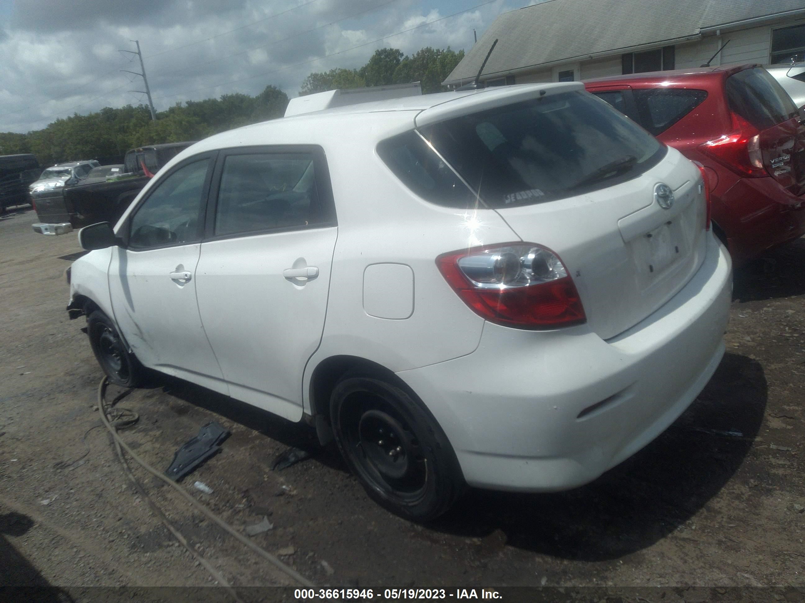 Photo 2 VIN: 2T1KU4EE2BC604683 - TOYOTA MATRIX 