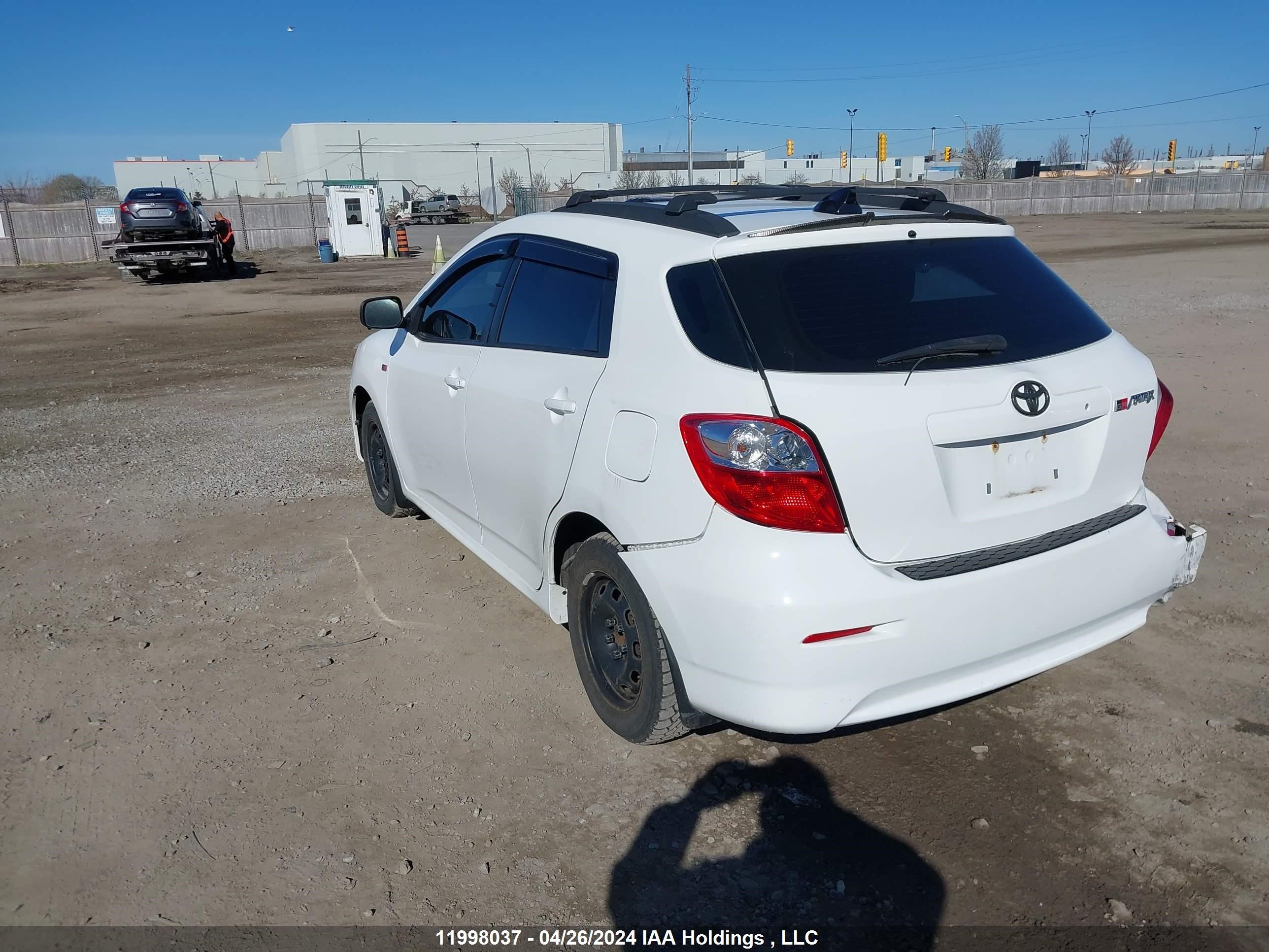 Photo 2 VIN: 2T1KU4EE4CC896547 - TOYOTA MATRIX 