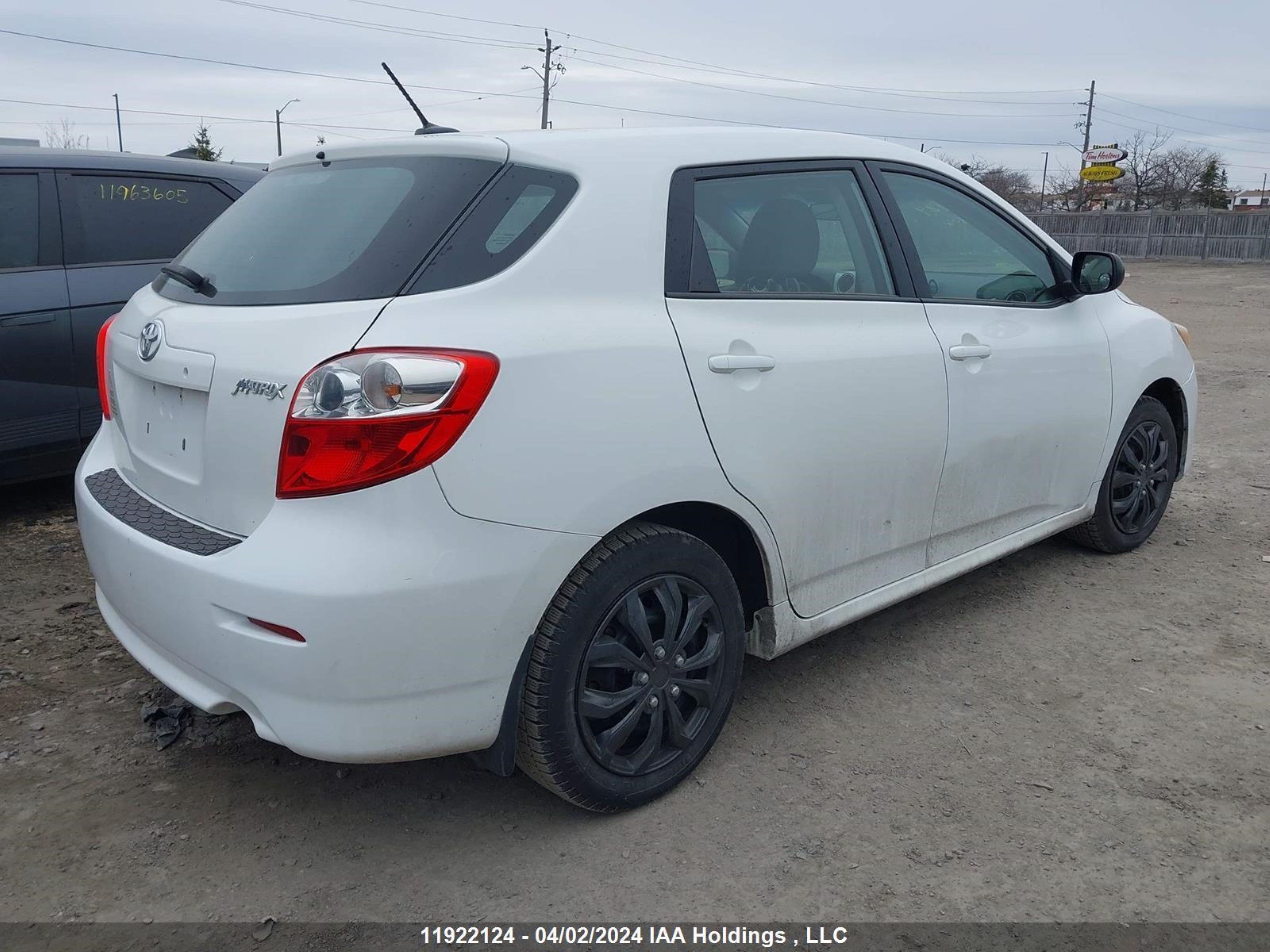 Photo 3 VIN: 2T1KU4EE5CC870054 - TOYOTA MATRIX 