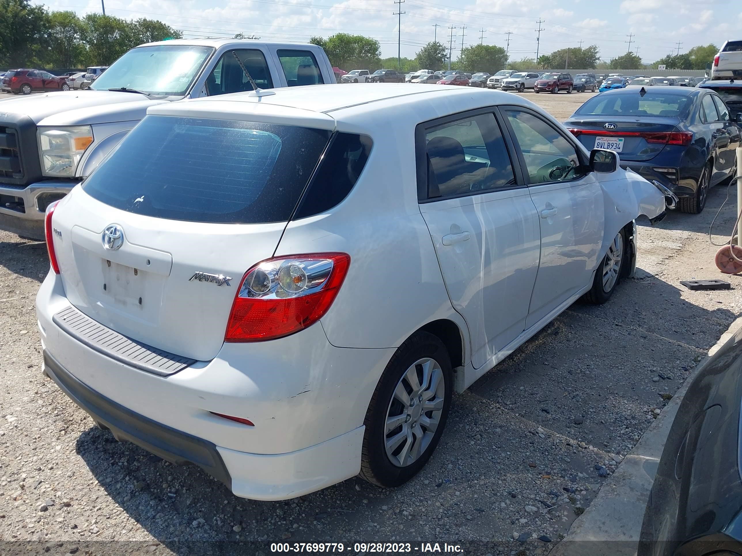 Photo 3 VIN: 2T1KU4EE7AC517716 - TOYOTA MATRIX 