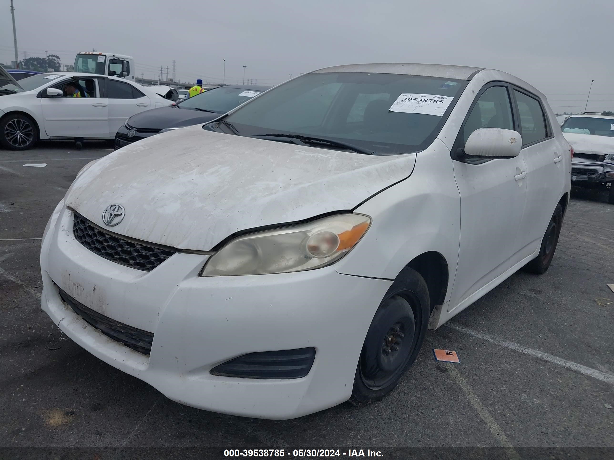 Photo 1 VIN: 2T1KU4EEXBC644106 - TOYOTA MATRIX 