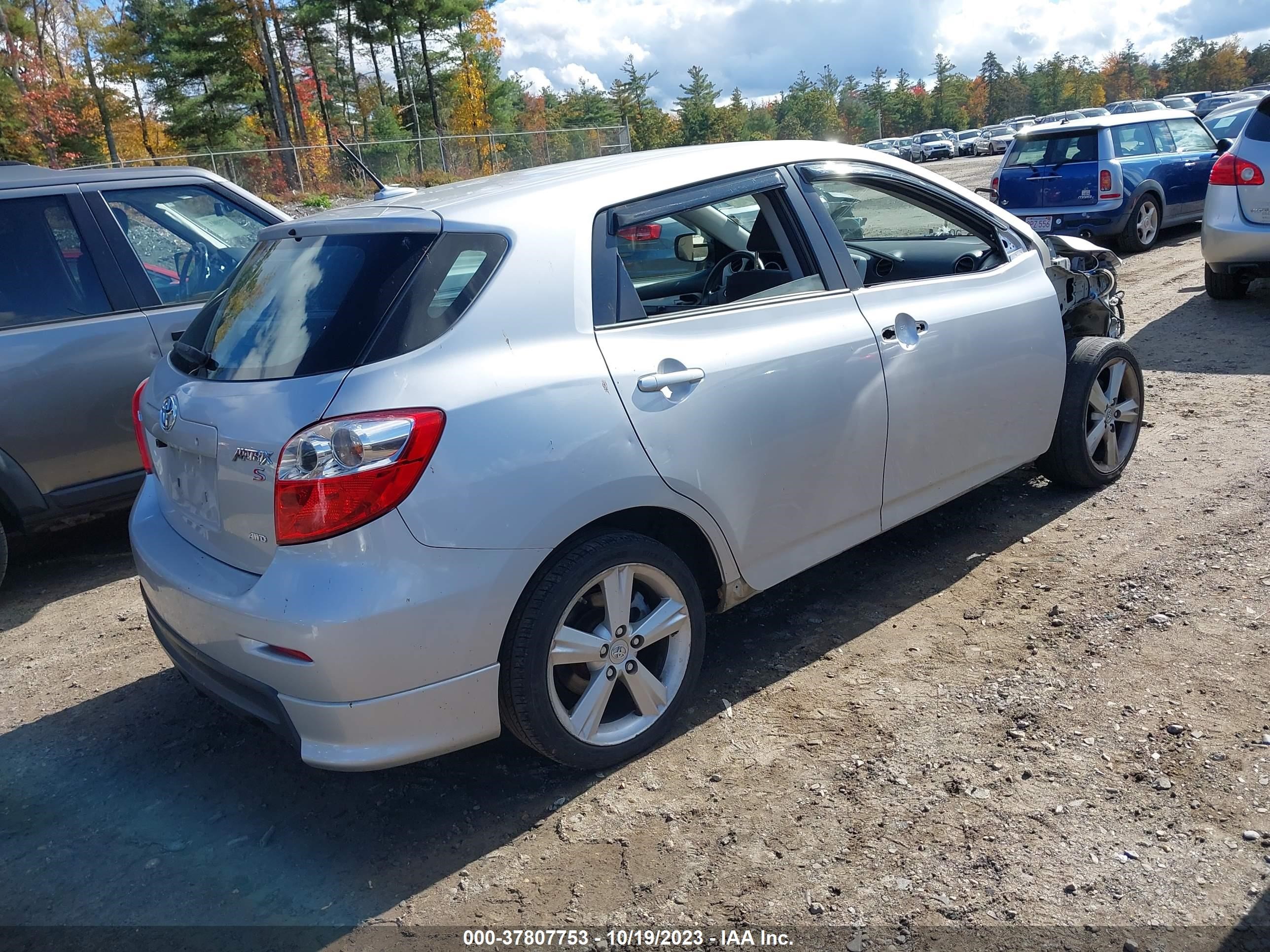 Photo 3 VIN: 2T1LE40E09C009043 - TOYOTA MATRIX 