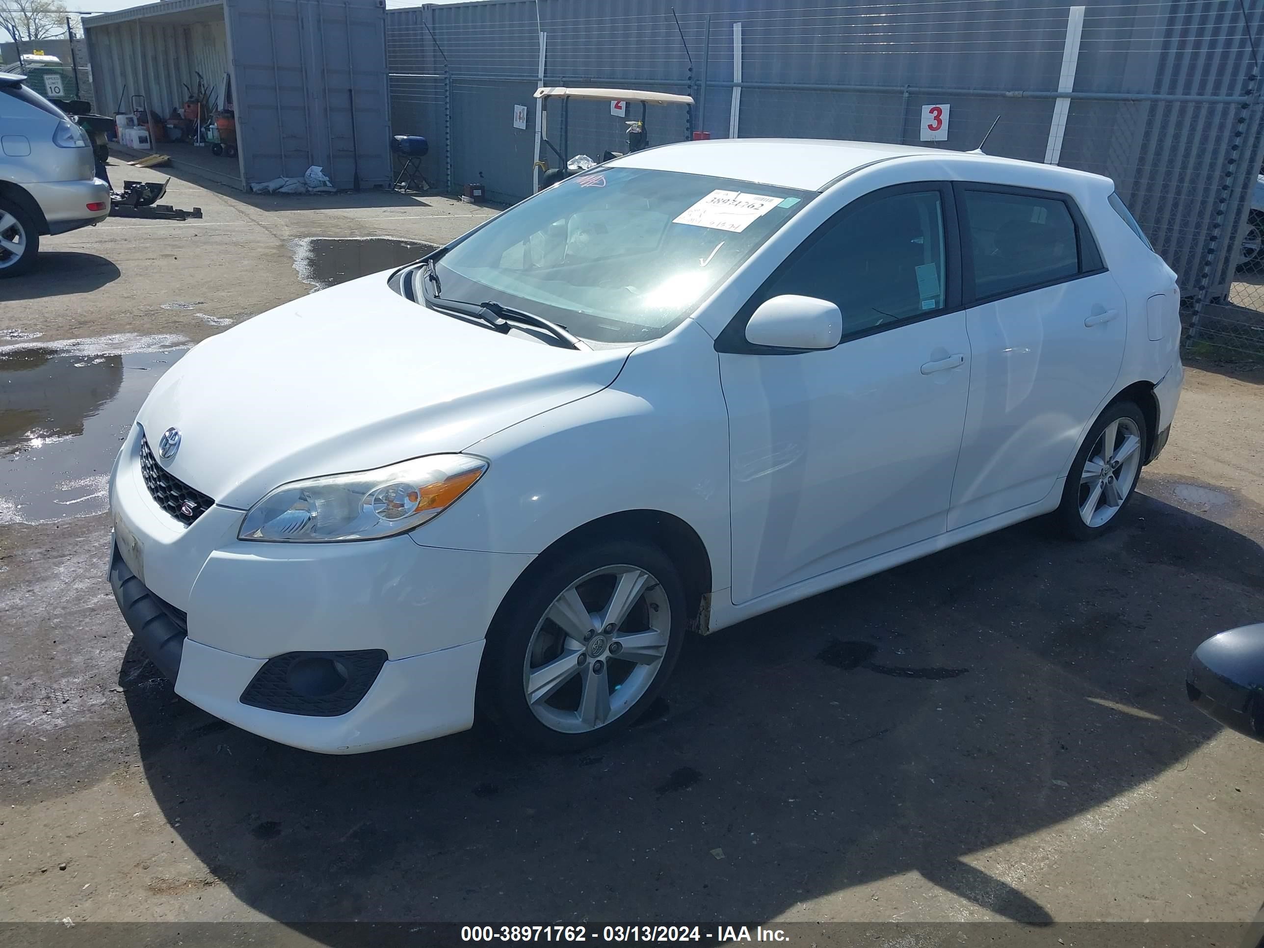 Photo 1 VIN: 2T1LE40E19C006037 - TOYOTA MATRIX 