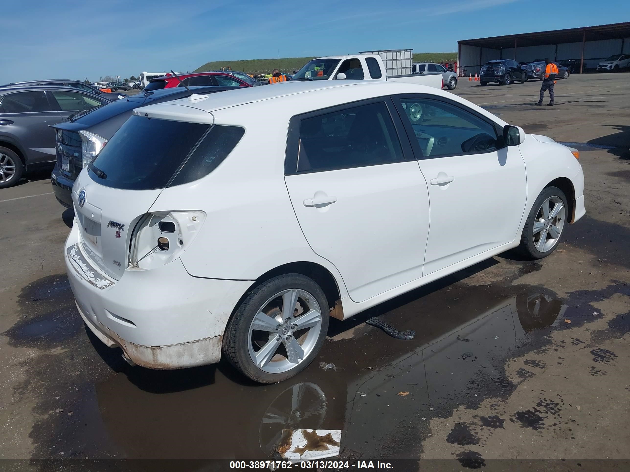 Photo 3 VIN: 2T1LE40E19C006037 - TOYOTA MATRIX 