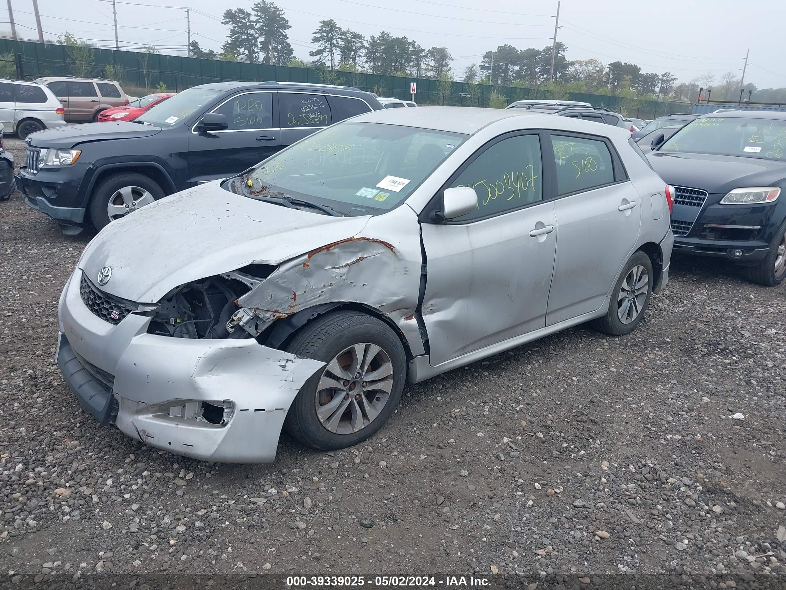 Photo 1 VIN: 2T1LE40E29C003647 - TOYOTA MATRIX 