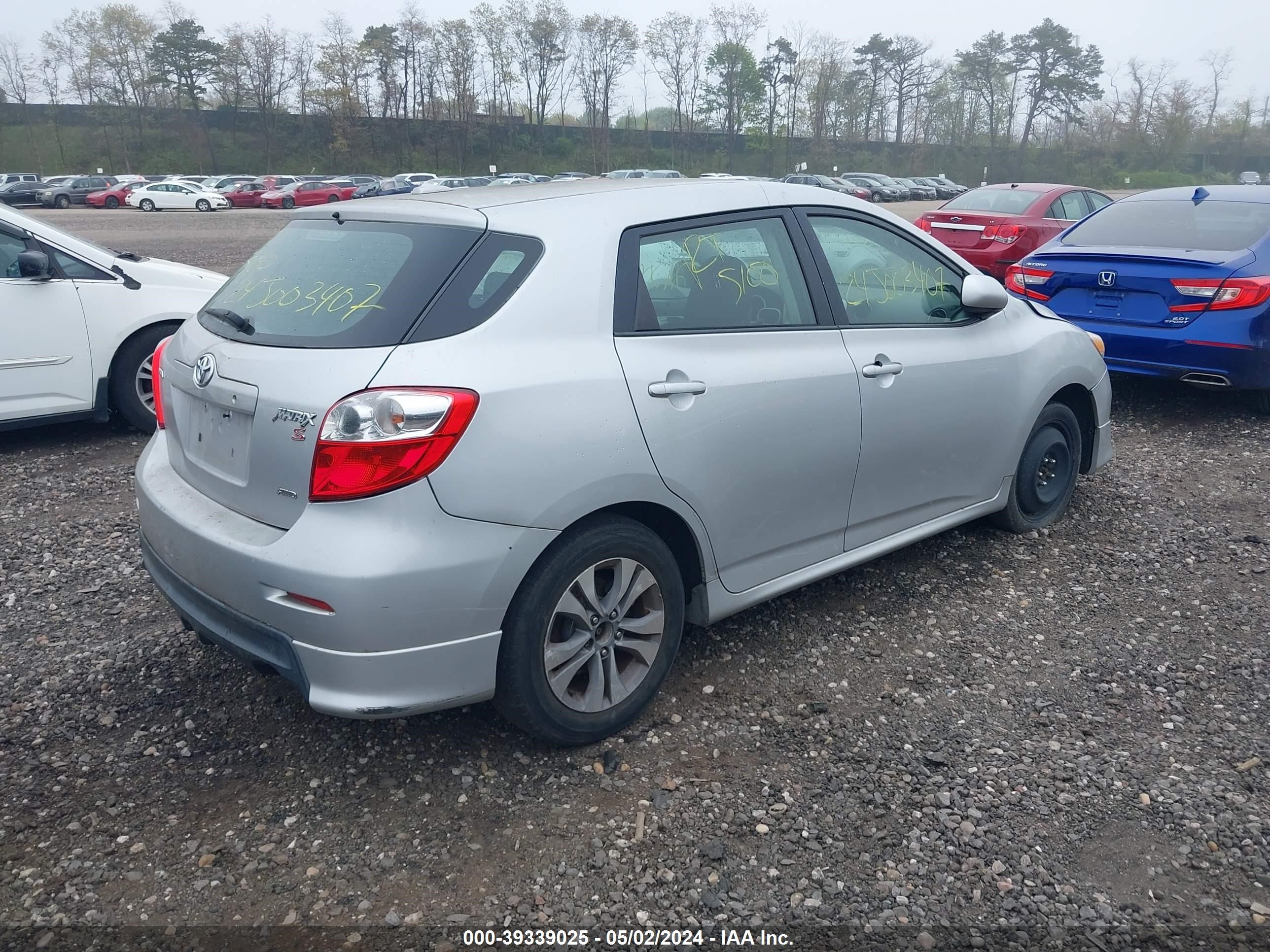 Photo 3 VIN: 2T1LE40E29C003647 - TOYOTA MATRIX 