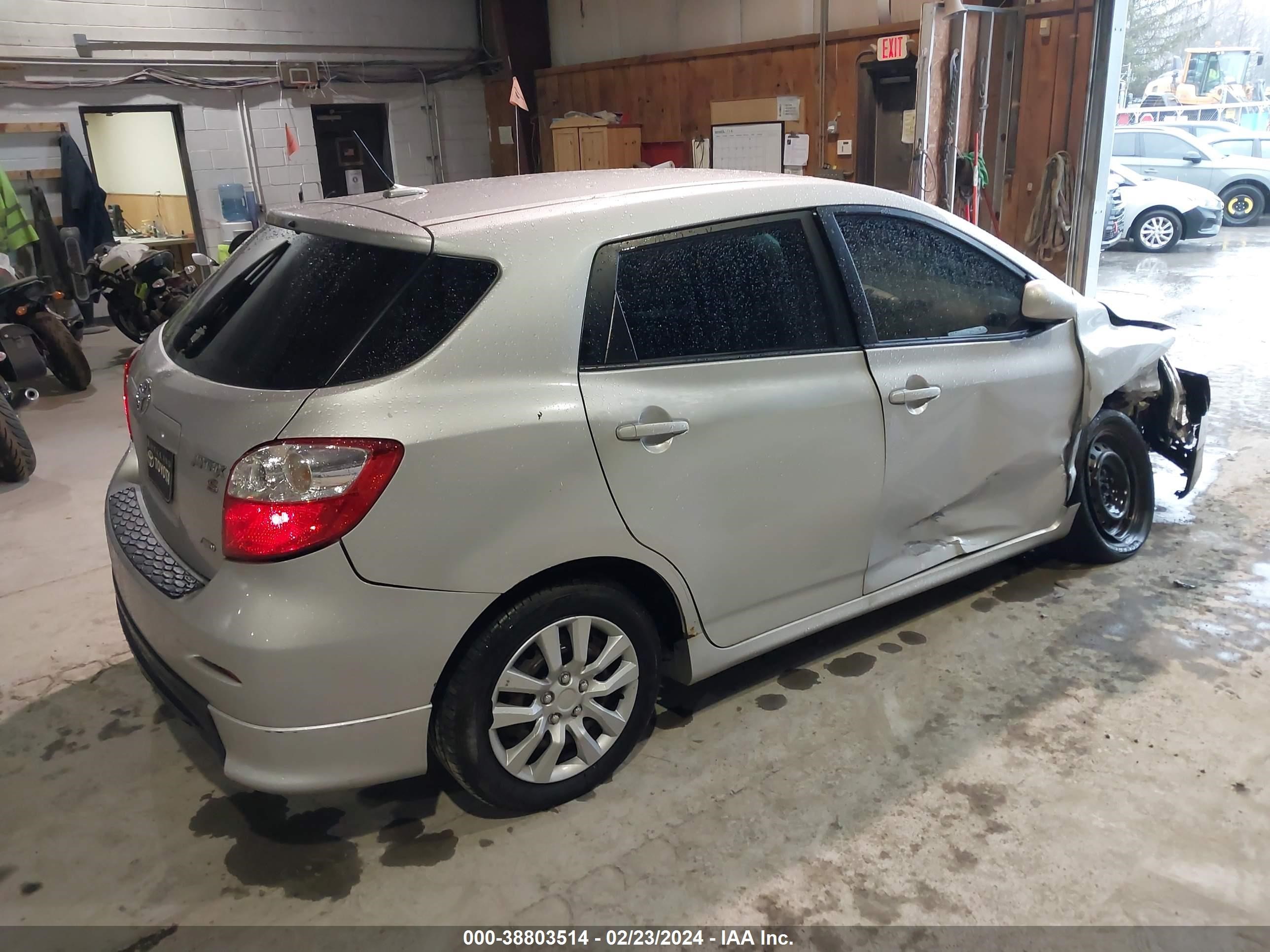 Photo 3 VIN: 2T1LE40E59C002170 - TOYOTA MATRIX 