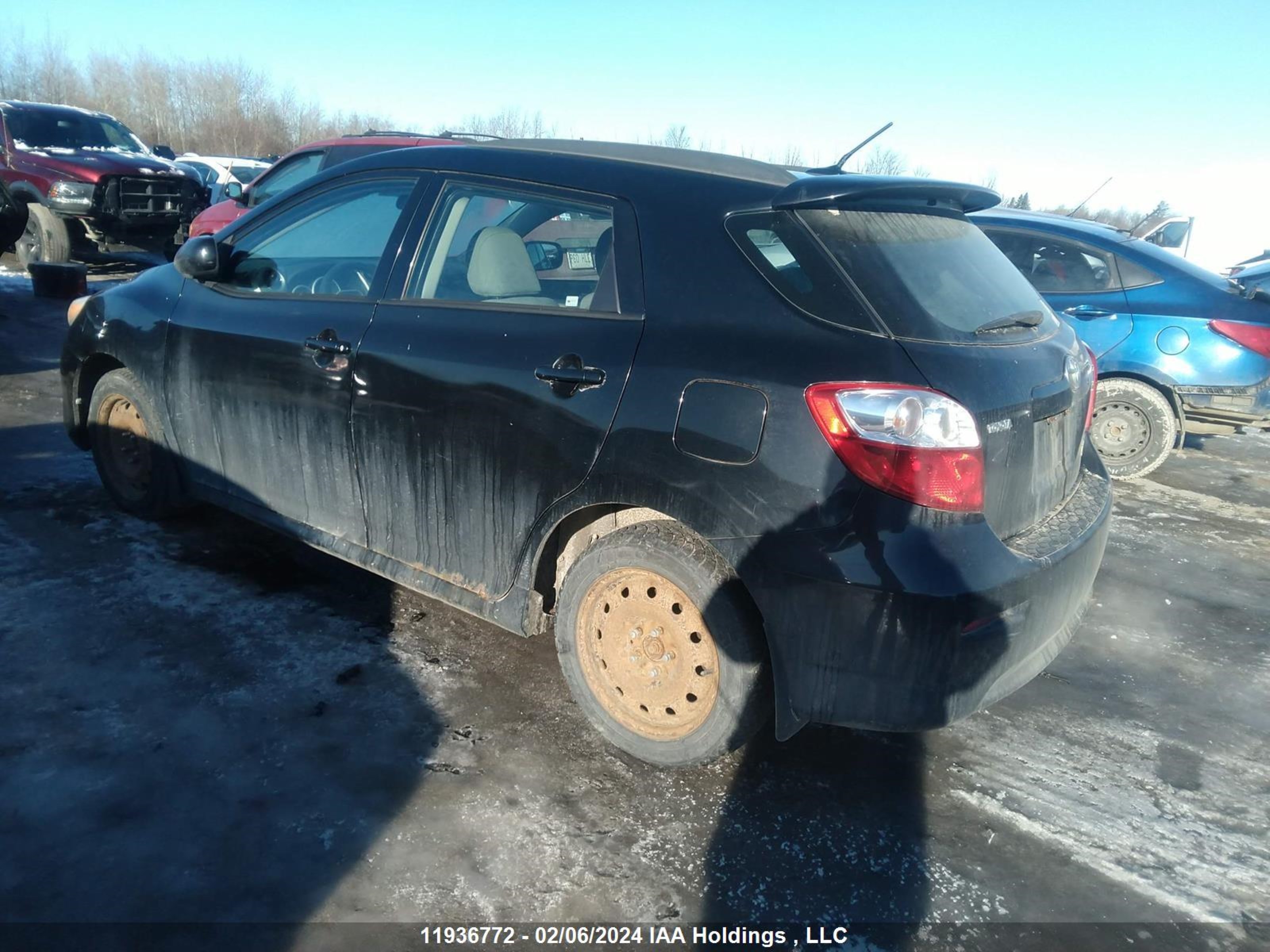 Photo 2 VIN: 2T1LE40E69C003411 - TOYOTA MATRIX 