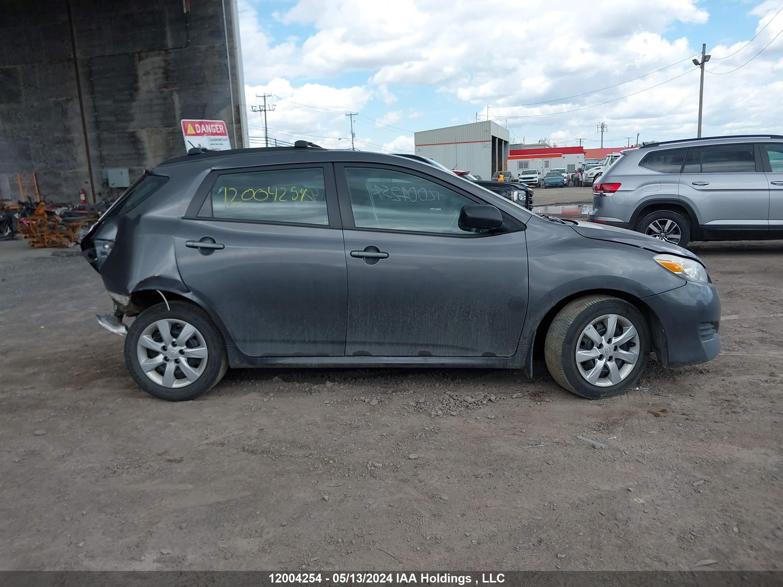 Photo 12 VIN: 2T1LE4EE0DC023011 - TOYOTA MATRIX 