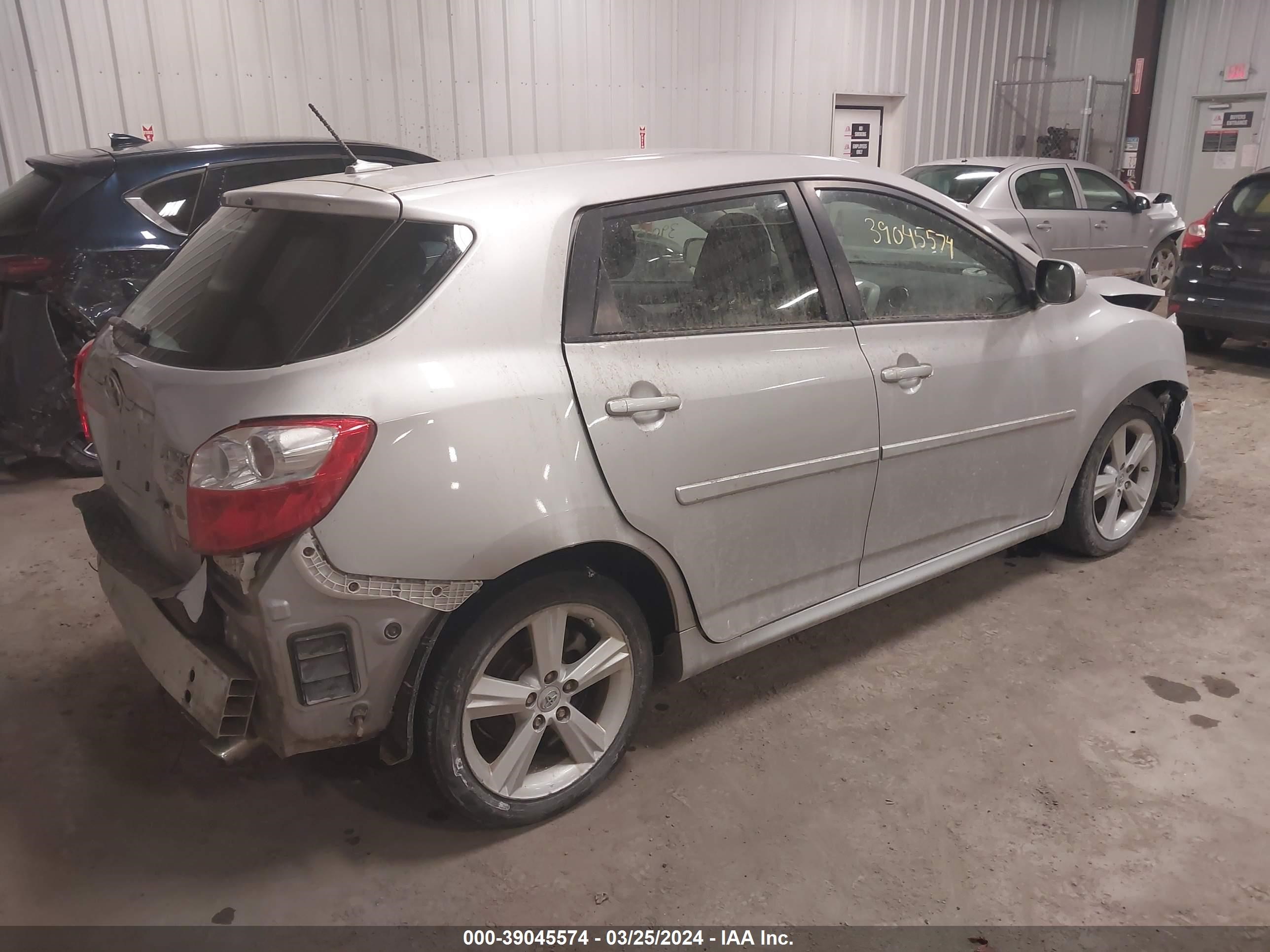 Photo 3 VIN: 2T1LE4EE1AC013938 - TOYOTA MATRIX 