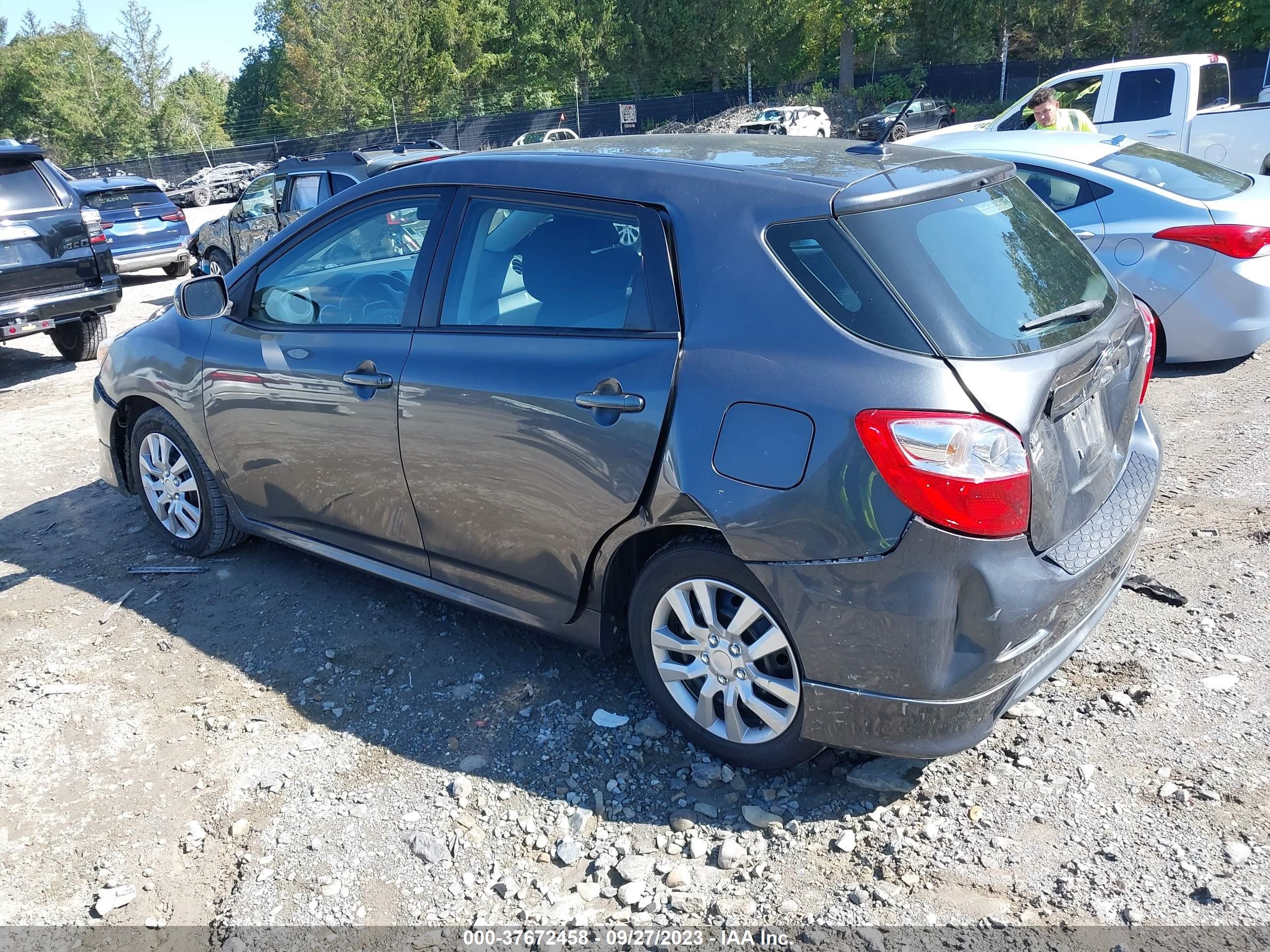 Photo 2 VIN: 2T1LE4EE6AC018097 - TOYOTA MATRIX 