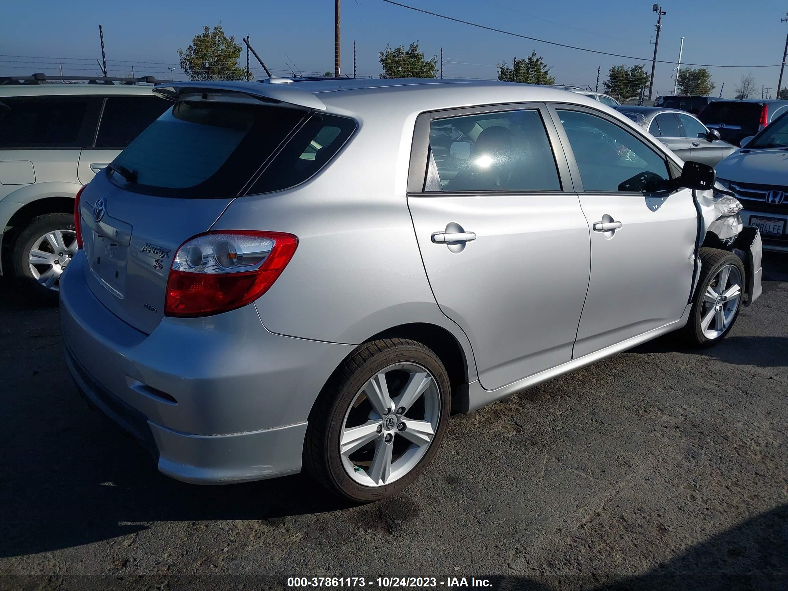 Photo 3 VIN: 2T1LE4EEXAC016885 - TOYOTA MATRIX 