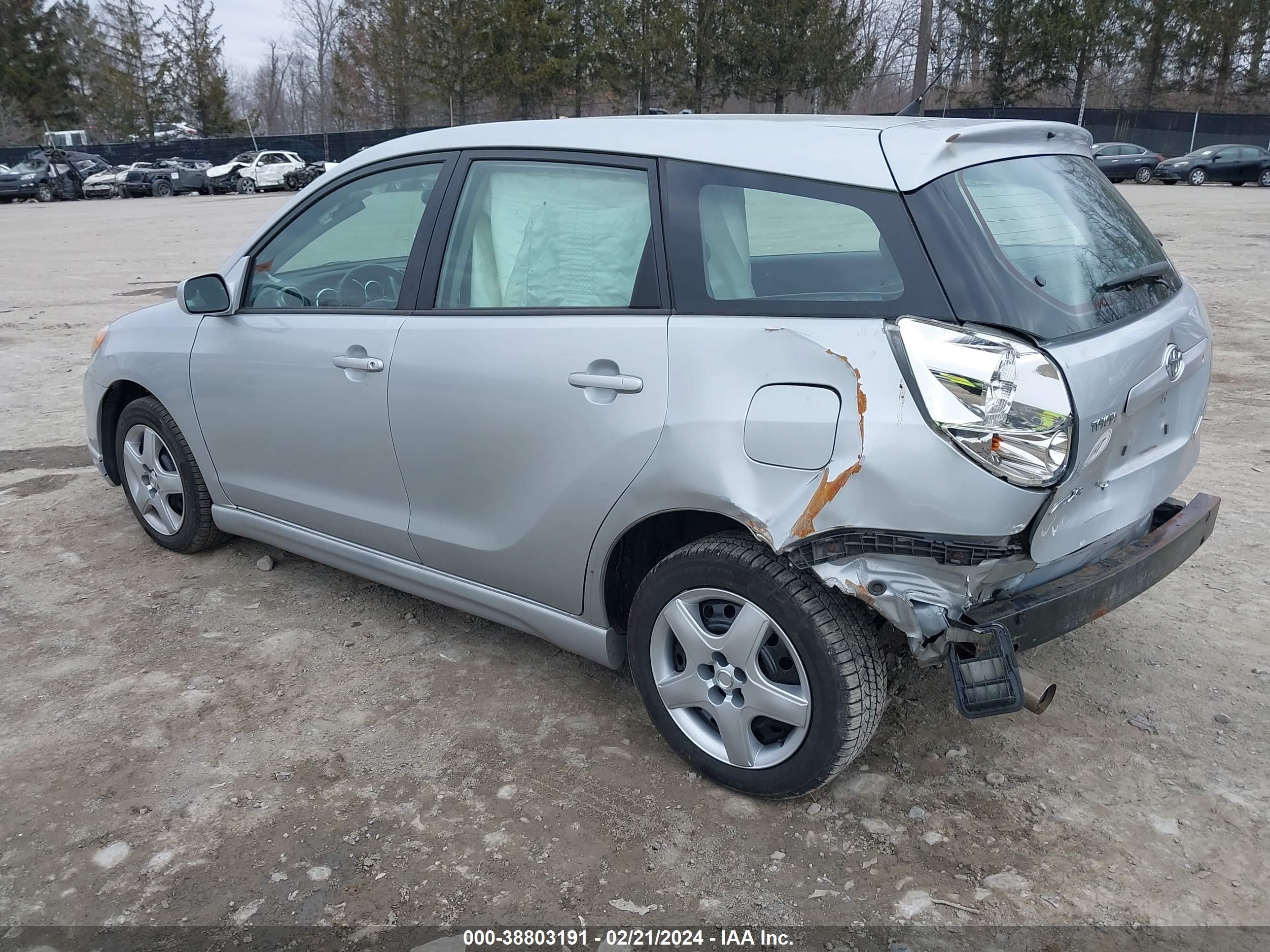 Photo 2 VIN: 2T1LR30E56C554617 - TOYOTA MATRIX 