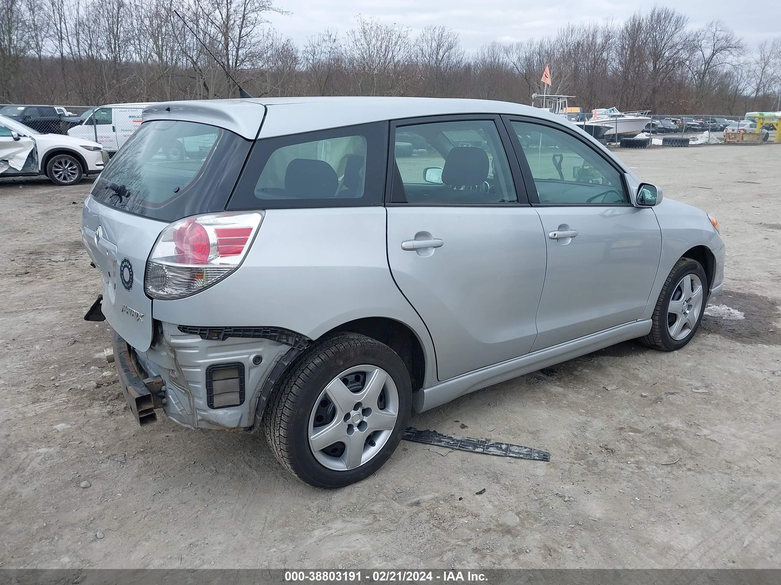 Photo 3 VIN: 2T1LR30E56C554617 - TOYOTA MATRIX 