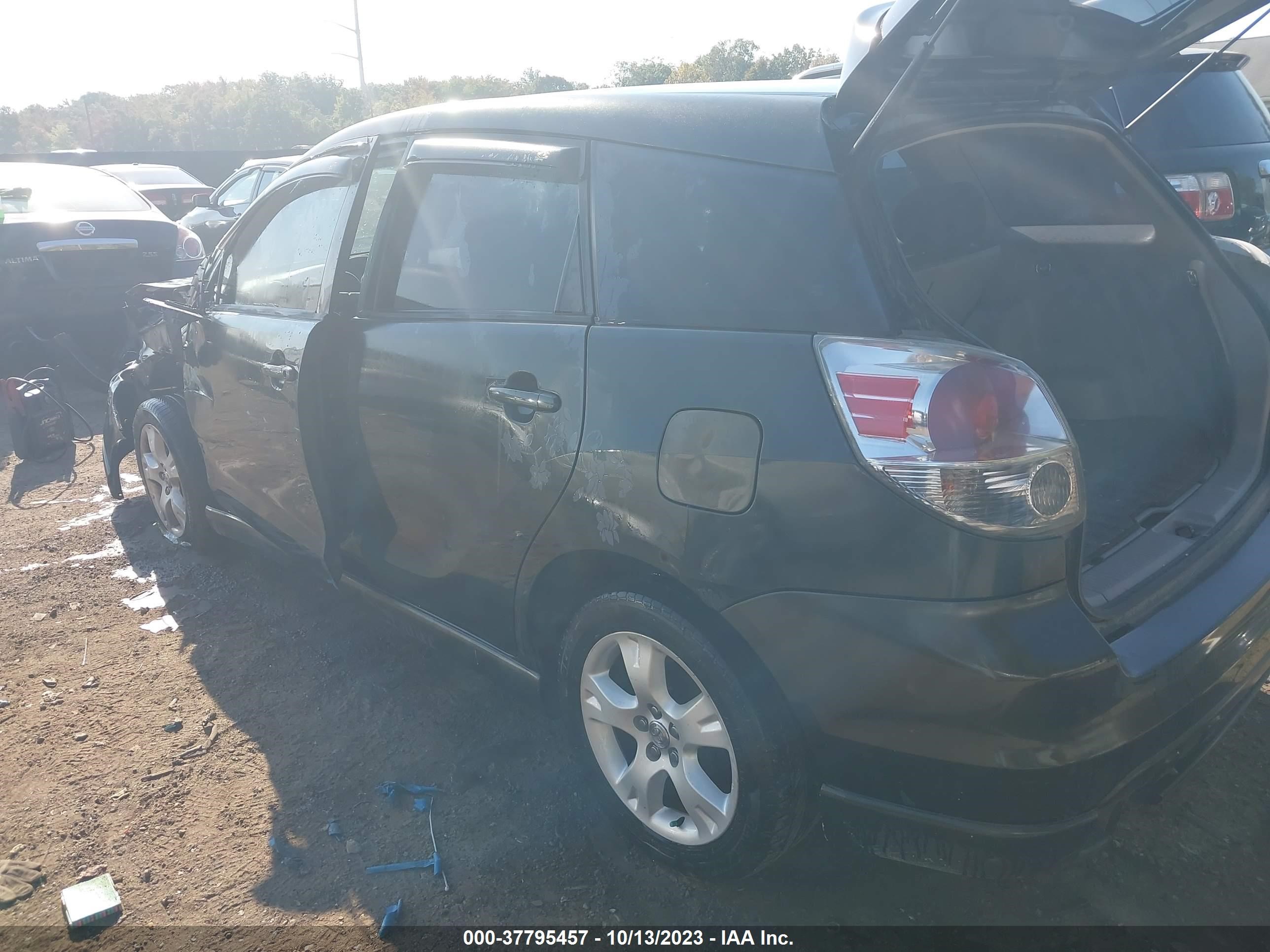 Photo 2 VIN: 2T1LR32E05C389300 - TOYOTA MATRIX 