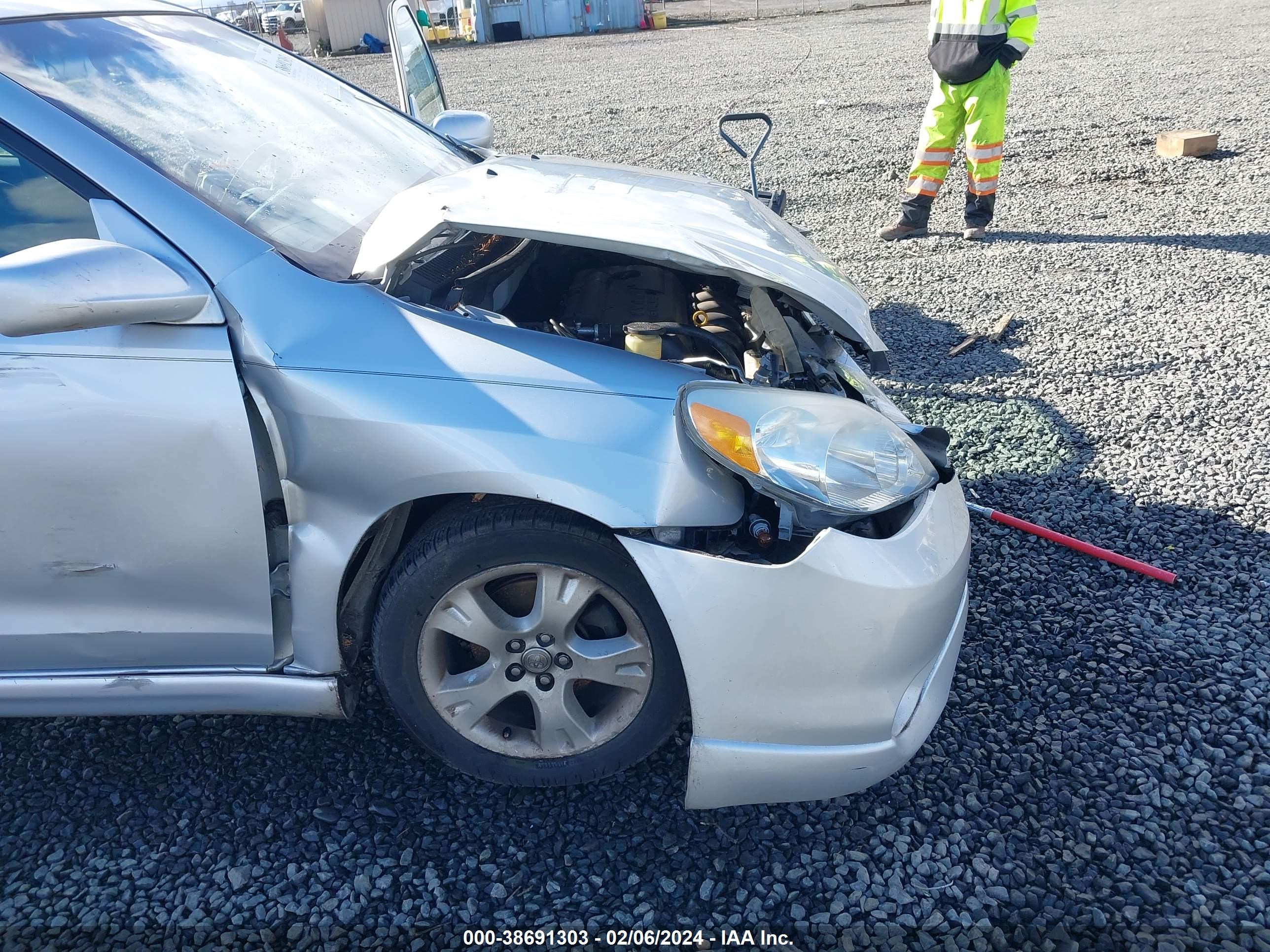 Photo 16 VIN: 2T1LR32E15C550415 - TOYOTA MATRIX 