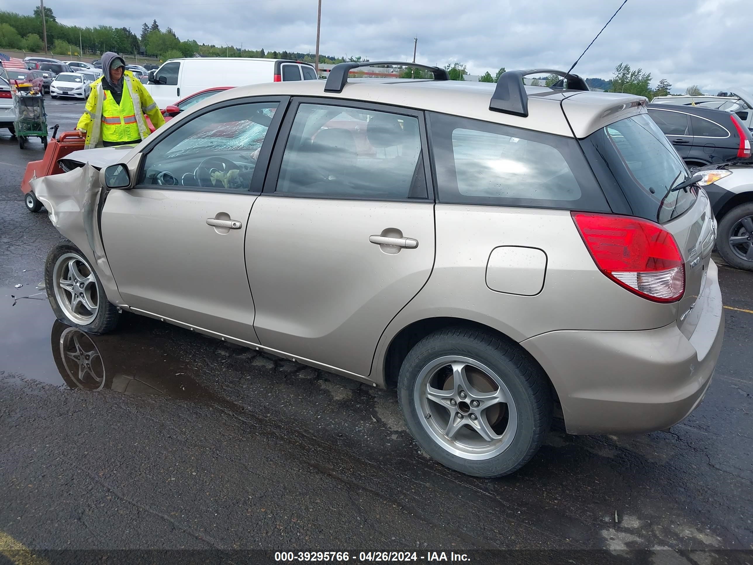 Photo 2 VIN: 2T1LR32E33C126893 - TOYOTA MATRIX 